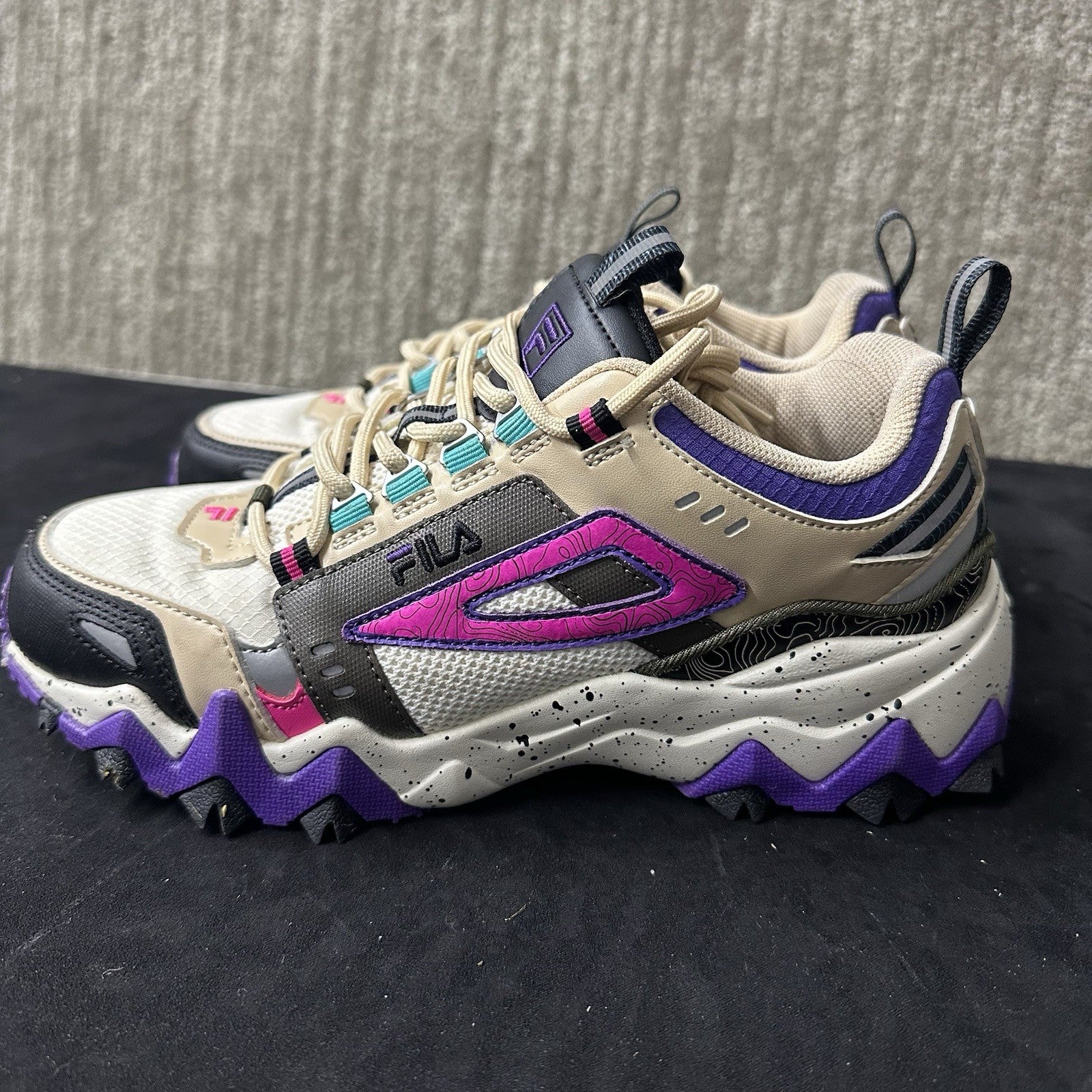 FILA Shoes Oakmont TR Women's Sneakers  5JM01907-144 US Size 7.5 (5b)