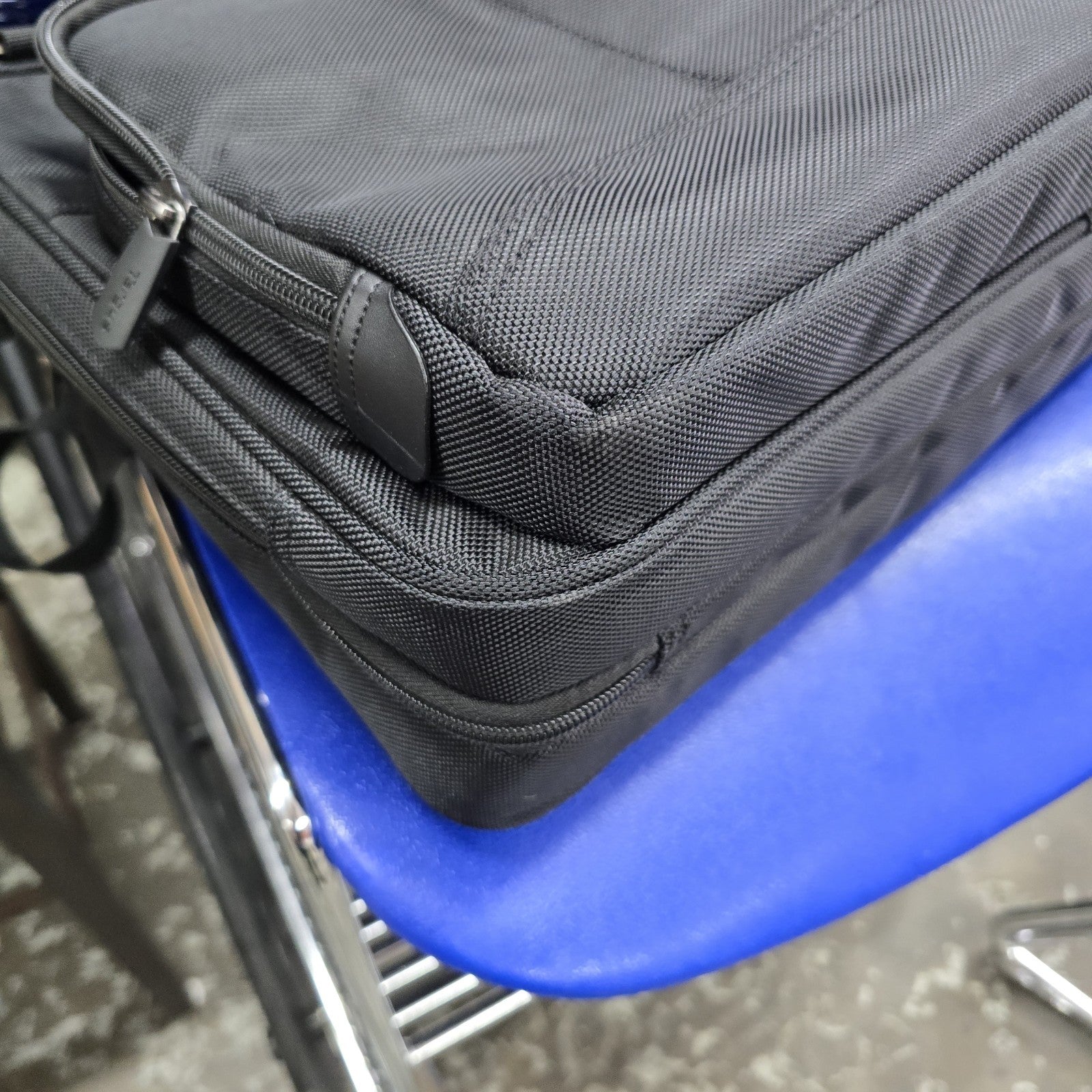 Targus Zip-Thru 14" Notebook Carrying Case - Black