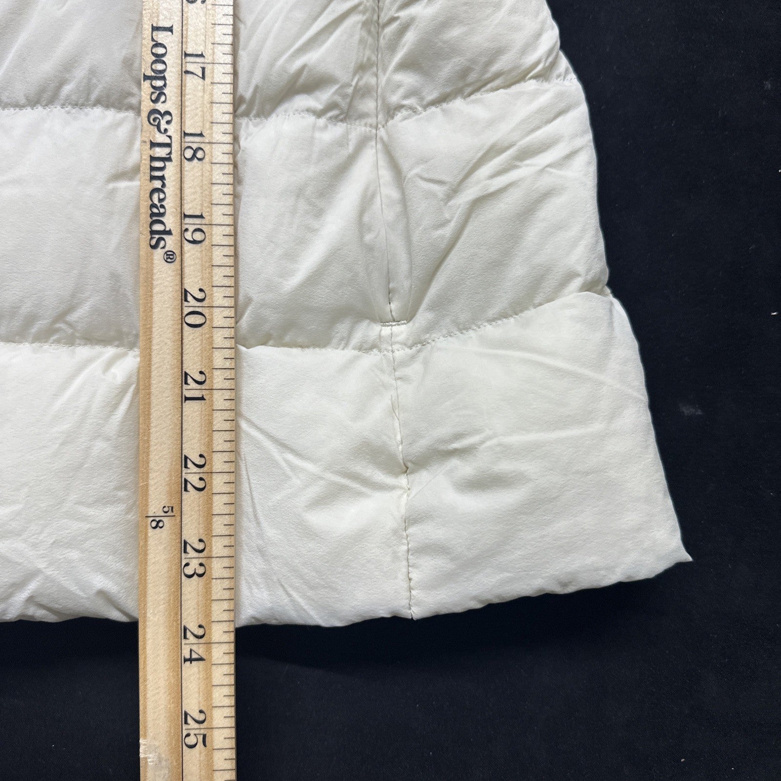Uniqlo Ultra Light Down Packable Women's Cream Puffer Jacket Size Small 0089