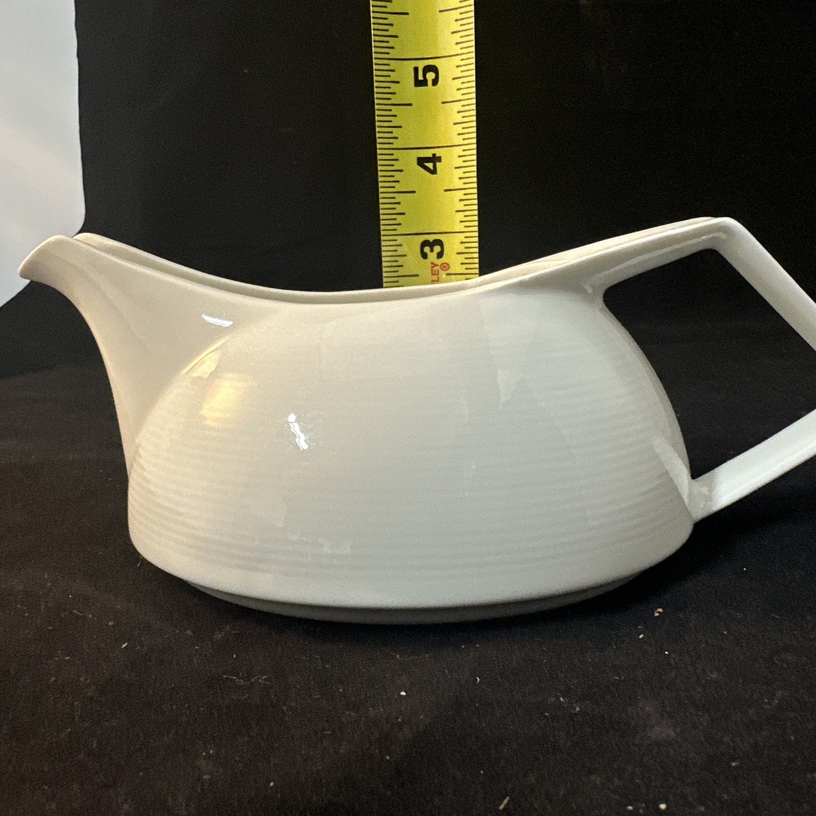 Bread + Butter (b+b) Creamer Open Top Low Profile Boat Milk Jug Porcelain 7b