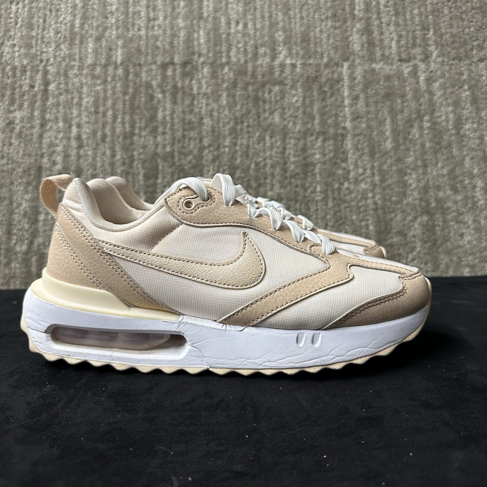 Nike Air Max Dawn Light Soft Pink Women’s 6.5  2022 - DR2395-600  (5d)