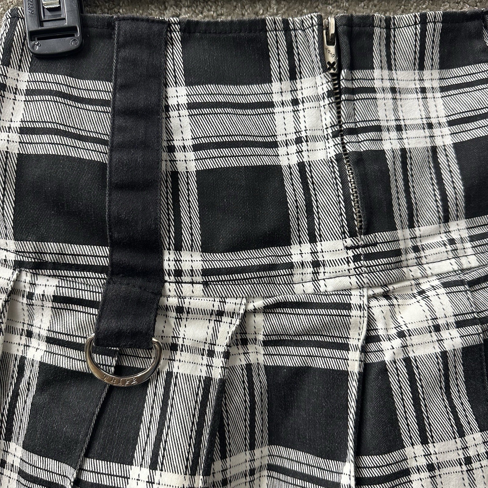 Tripp NYC Plaid Mini Skirt Y2K XS Hot Topic Black & White Goth Punk 0097