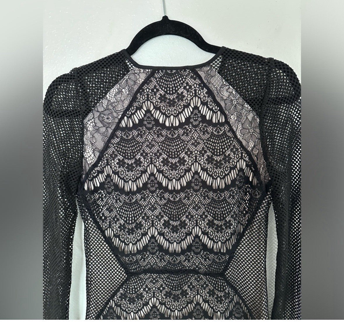 Woman’s Express Black Lace Dress Size Small (0048)