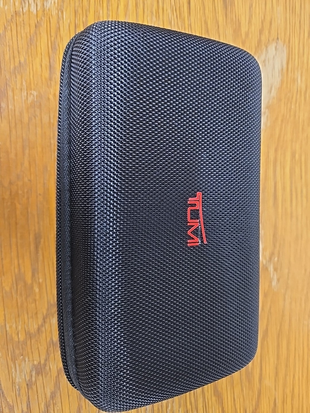 Tumi Delta Black Hard Shell Zipper Case Amenity Kit Toiletries 8B
