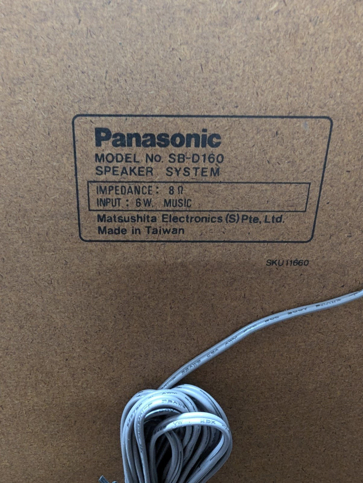 Set Of Two Vintage Panasonic SB-D160 Bookshelf Speaker System, Read Desc