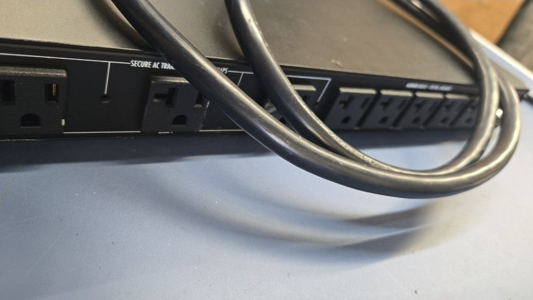 Furman PL-PRO C 20A Power Conditioner with Lights & Voltmeter