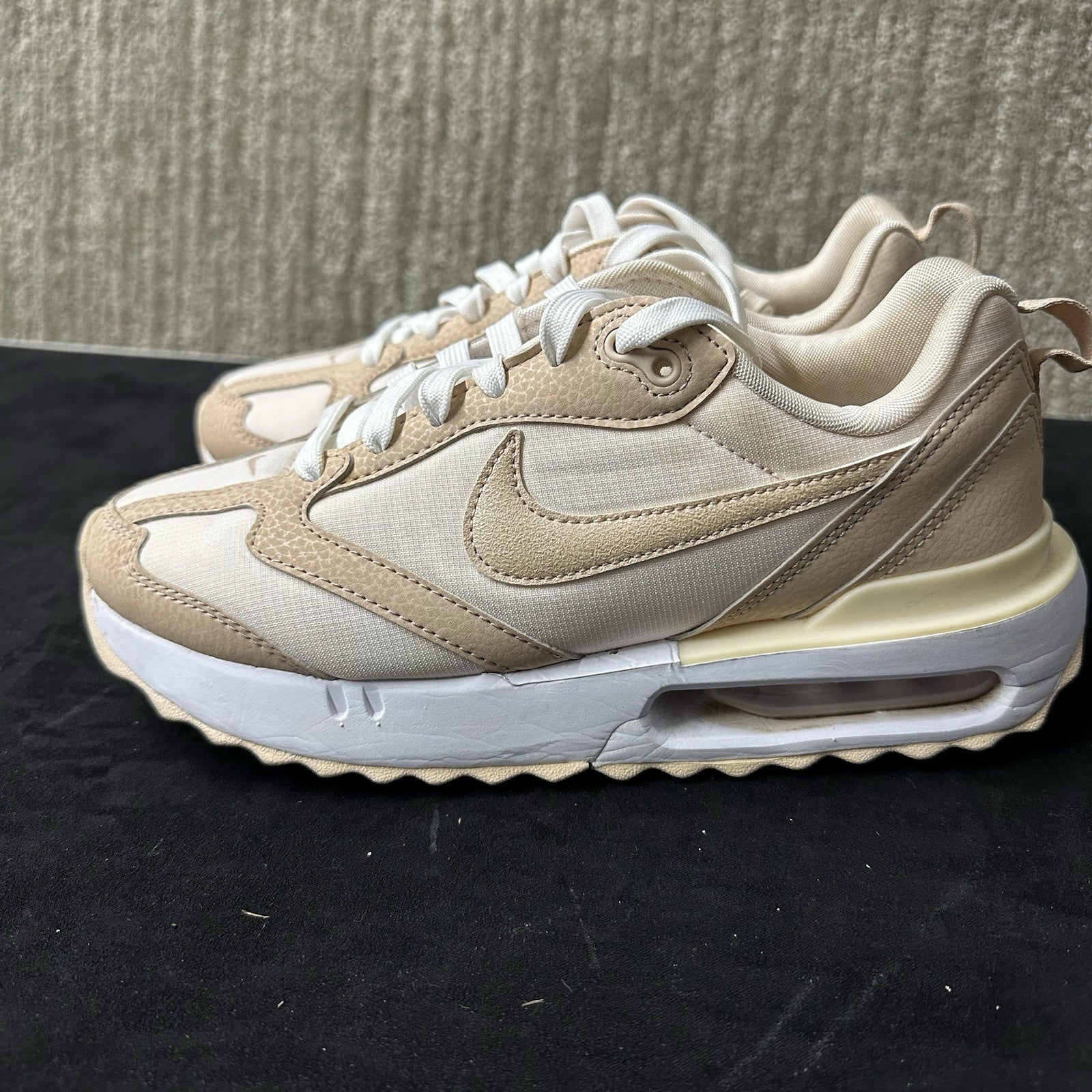 Nike Air Max Dawn Light Soft Pink Women’s 6.5  2022 - DR2395-600  (5d)