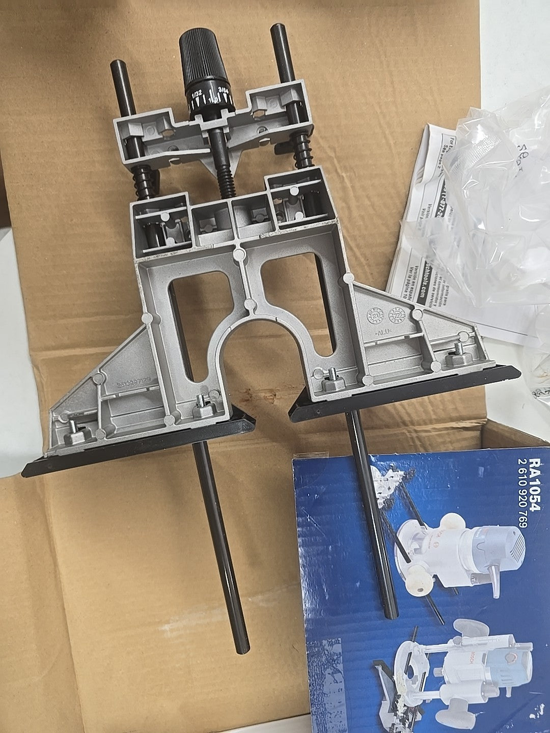 Bosch Deluxe Router Edge Guide Accessory RA1054 8D