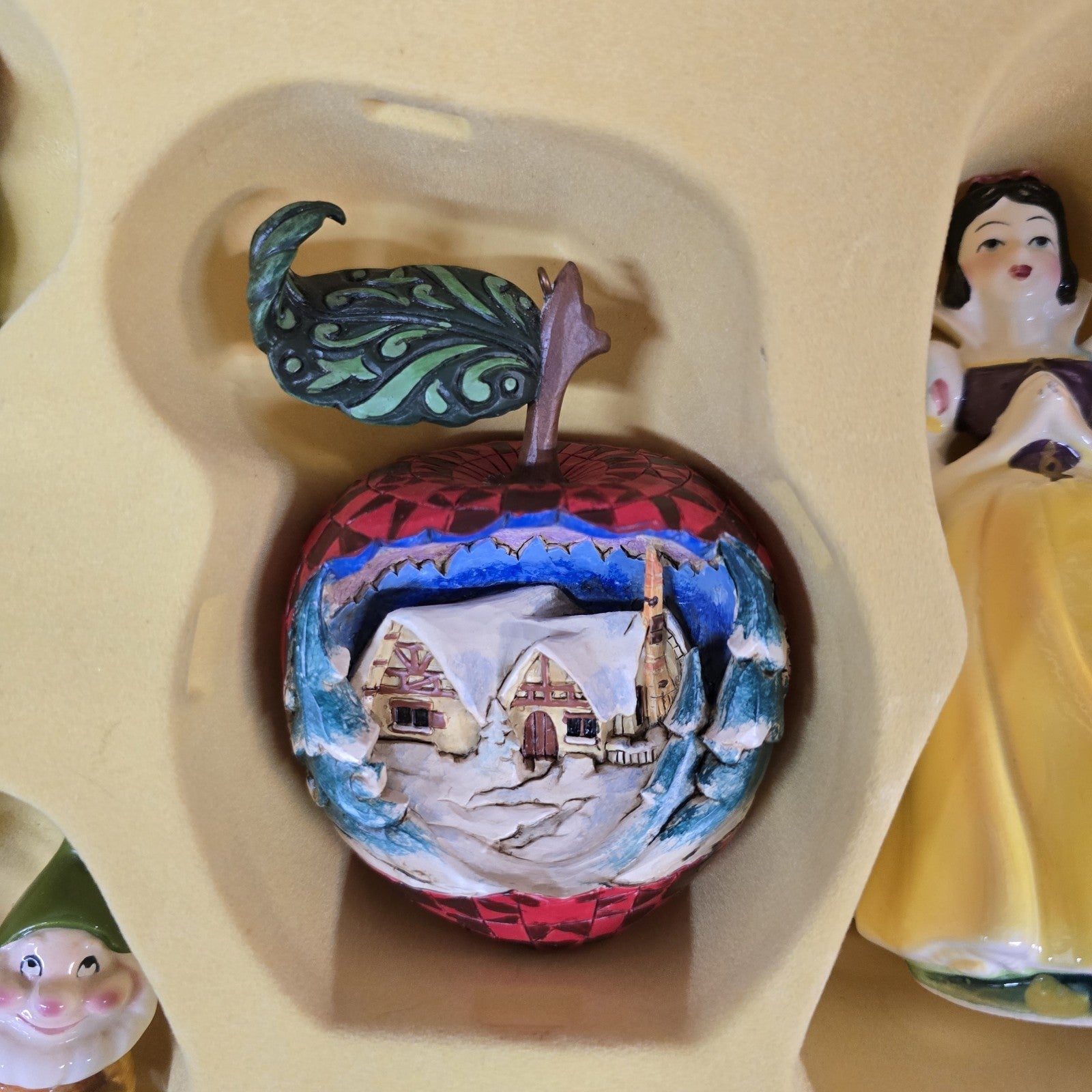 1960 Walt Disney Snow White and the Seven Dwarfs Ceramic Figure Set