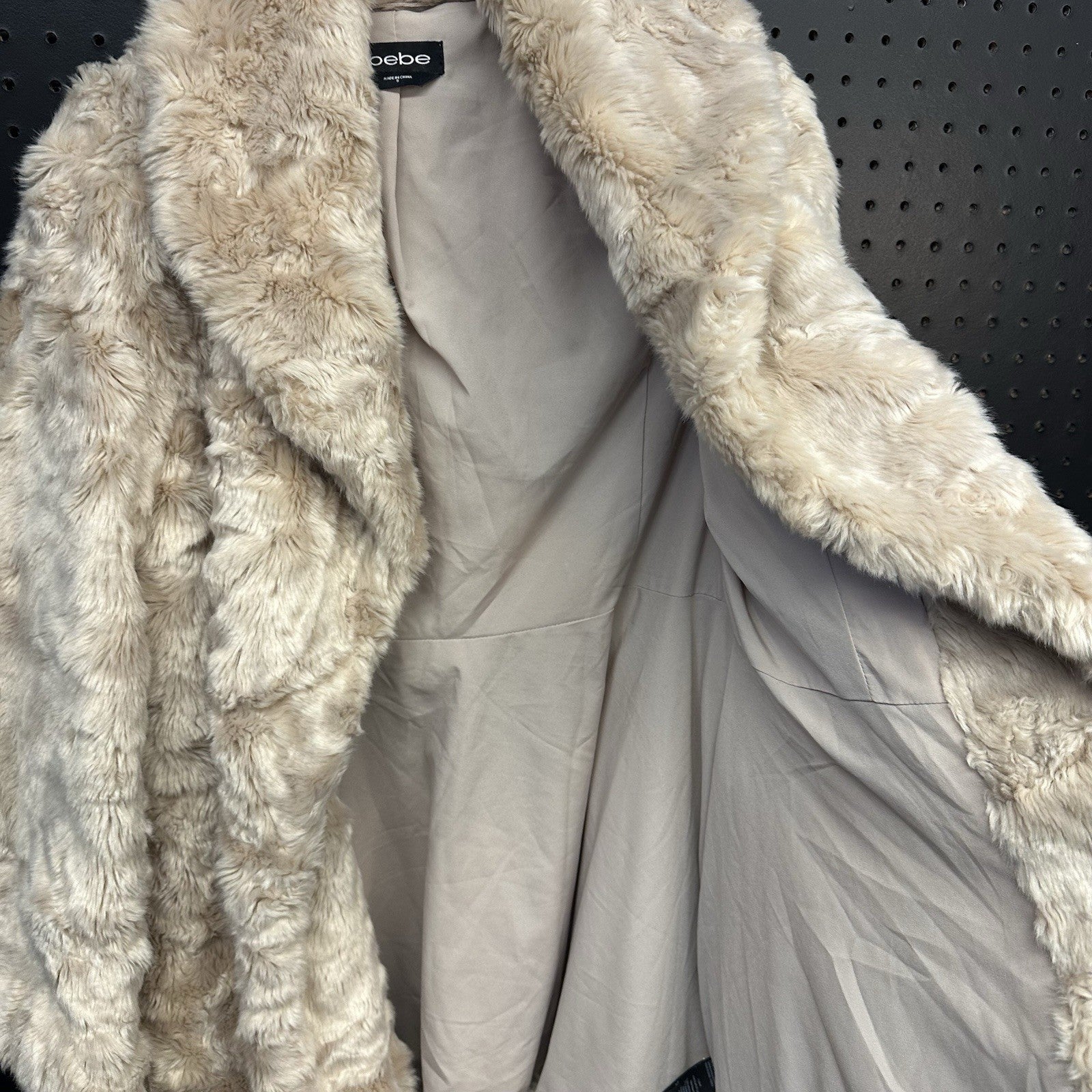 Bebe Faux Fur Coat Beige Long Plush Soft Jacket Women’s Size Small Glam Chic