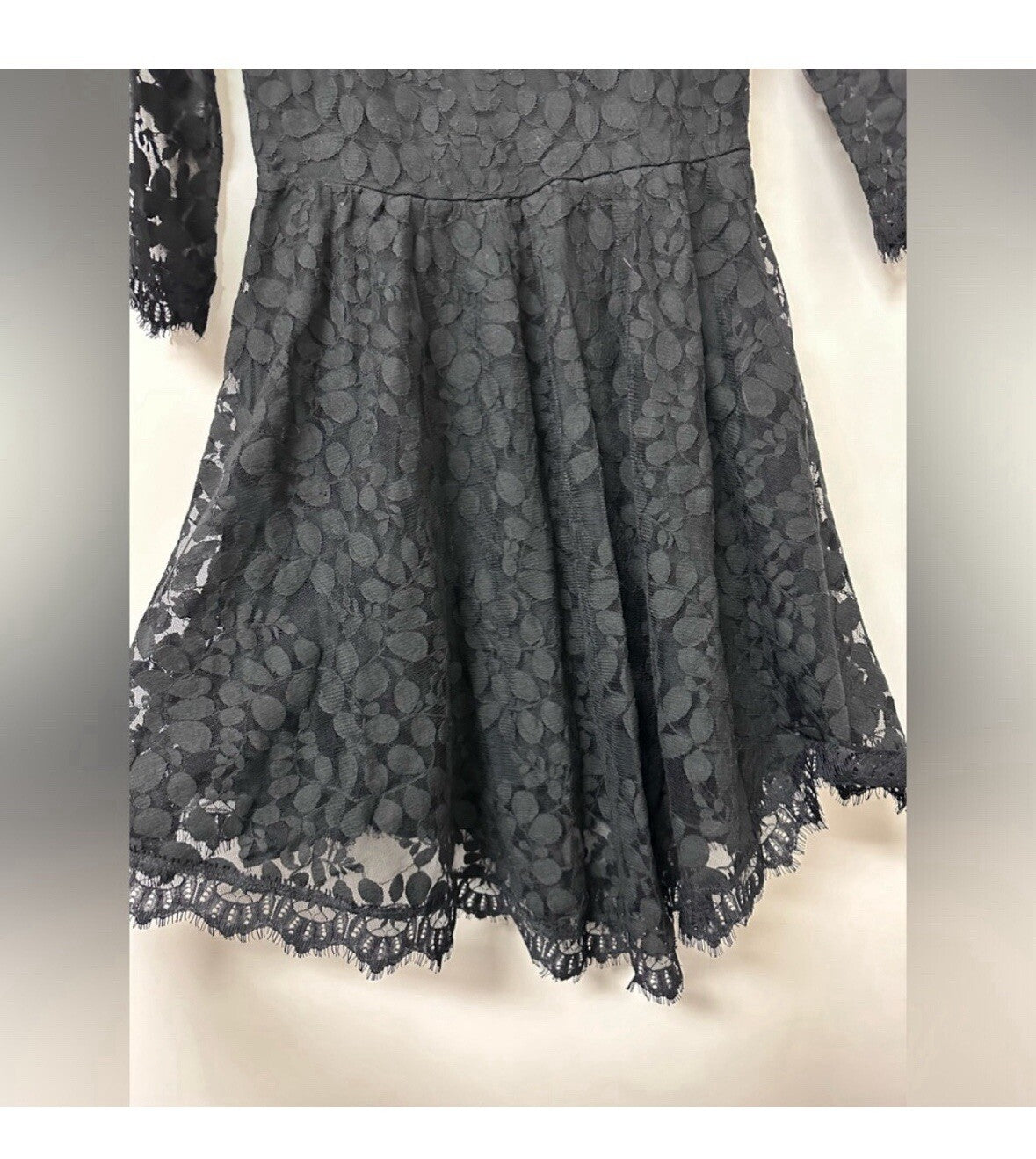 Free People Woman’s Black Lace Dress Size 2    (0063)