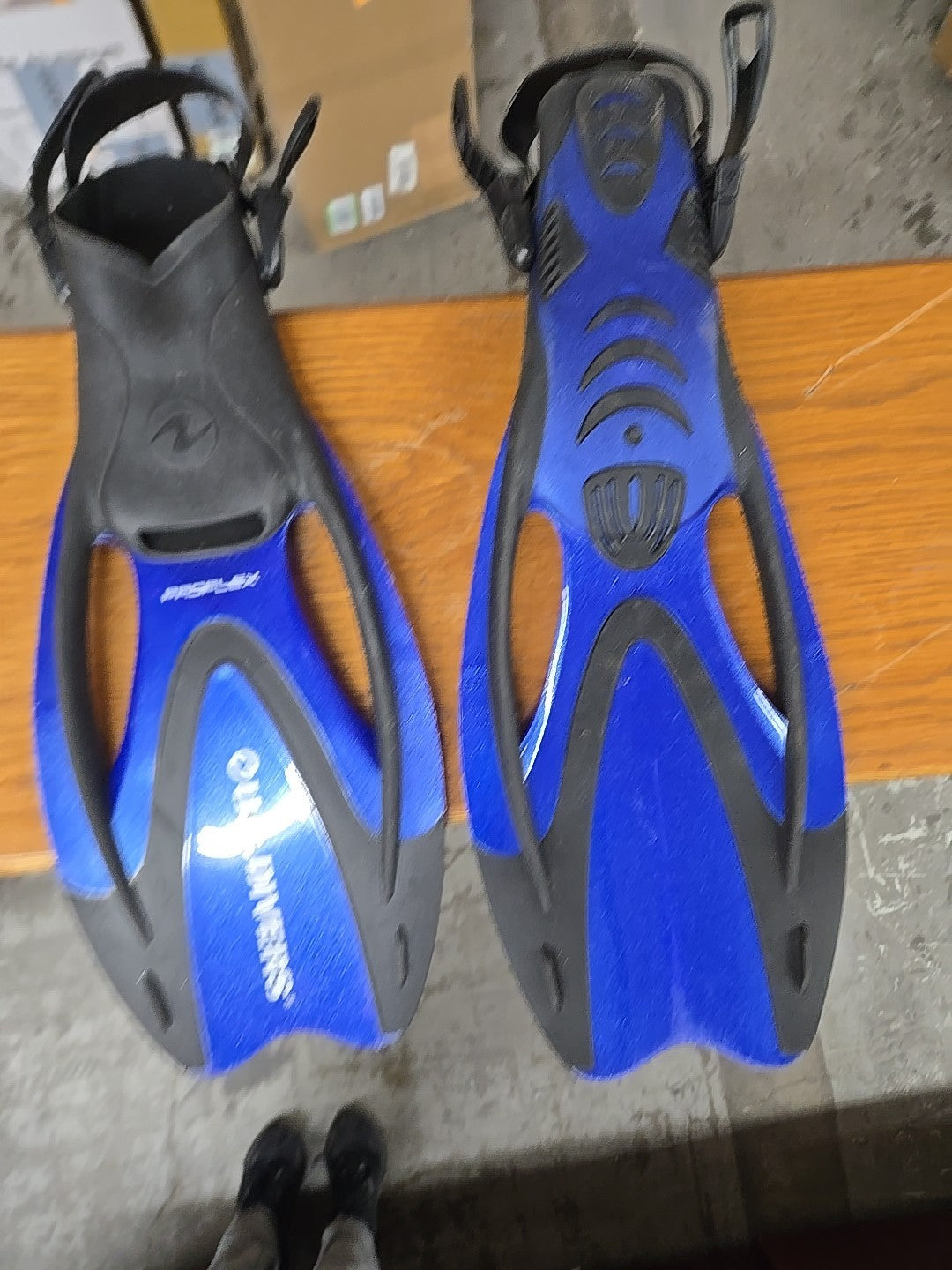 U.S. Divers Proflex Scuba Diving Snorkeling Blue Flippers 8A