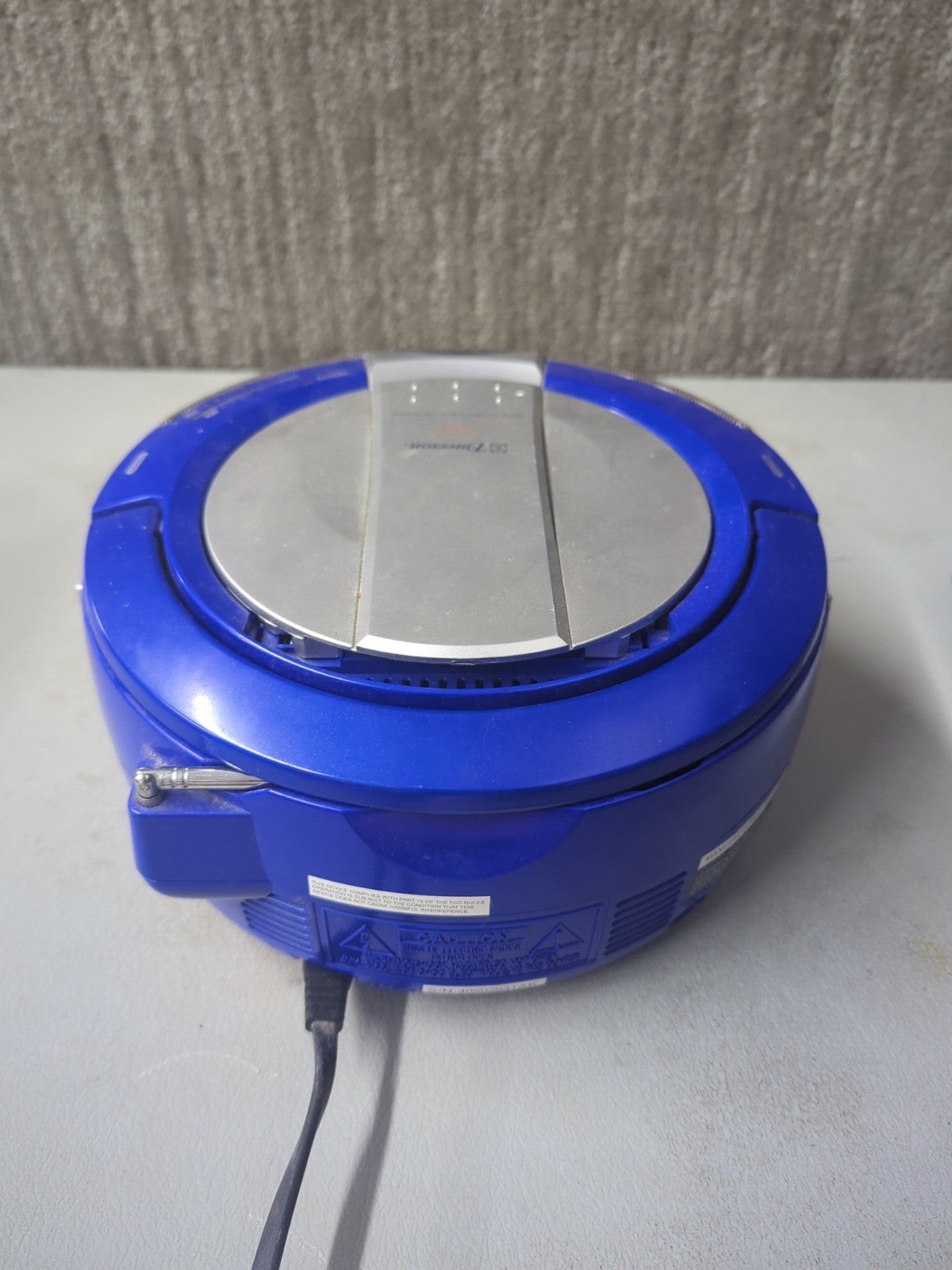 Emerson PD5202BL Stereo Boombox Radio CD Player Blue W/Power Cord 4E