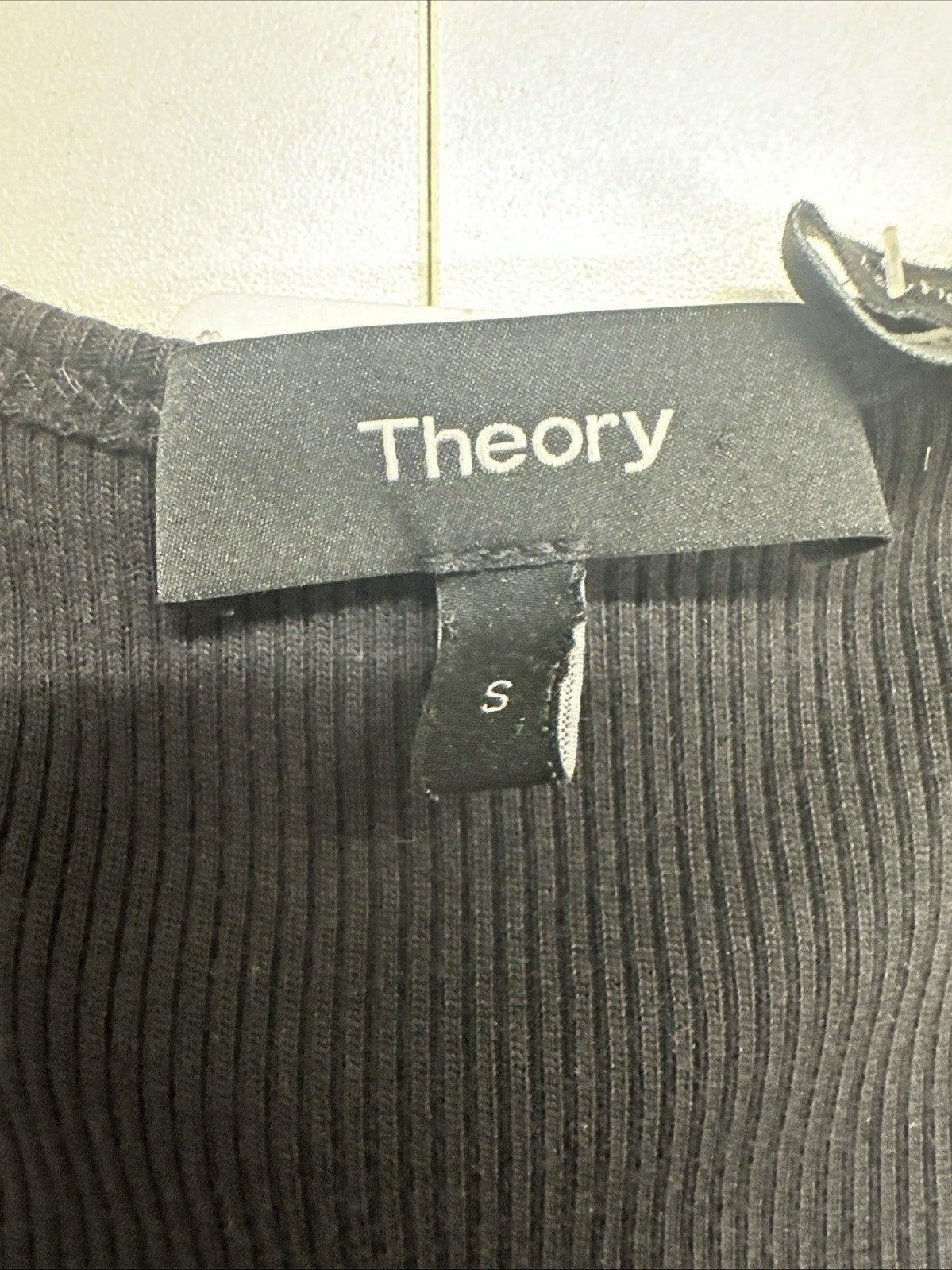 Women’s Small Theory Razor Basic Scoop Back Black Tank