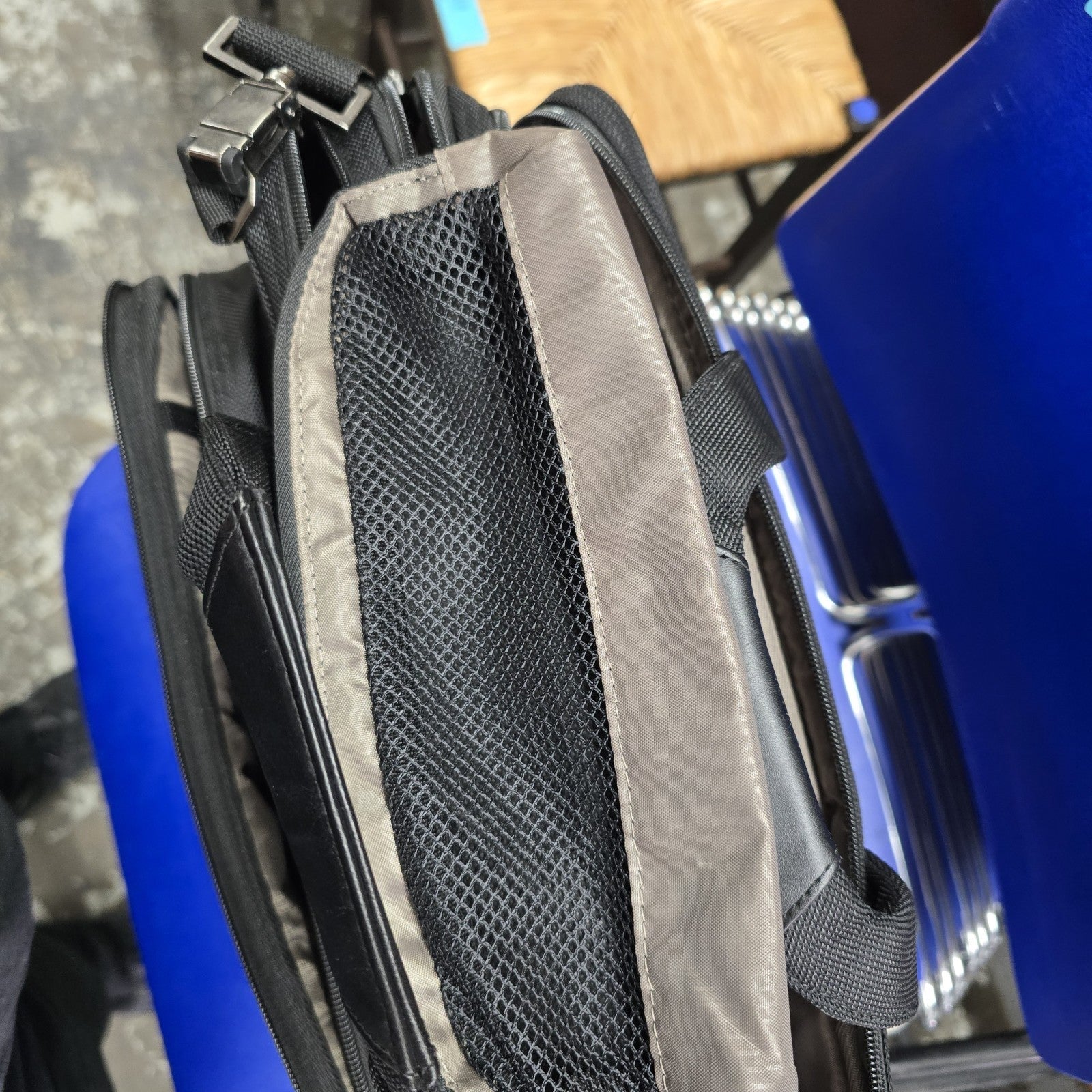 Targus Zip-Thru 14" Notebook Carrying Case - Black