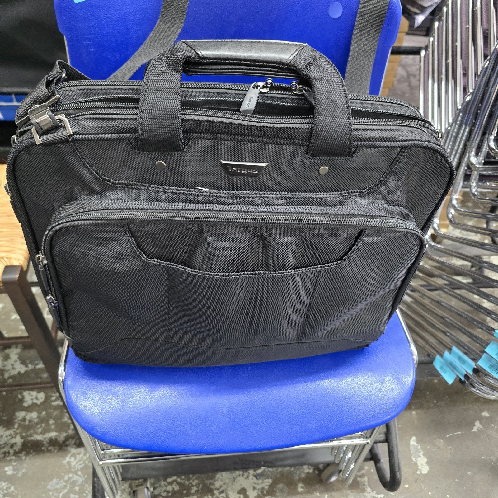 Targus Zip-Thru 14" Notebook Carrying Case - Black