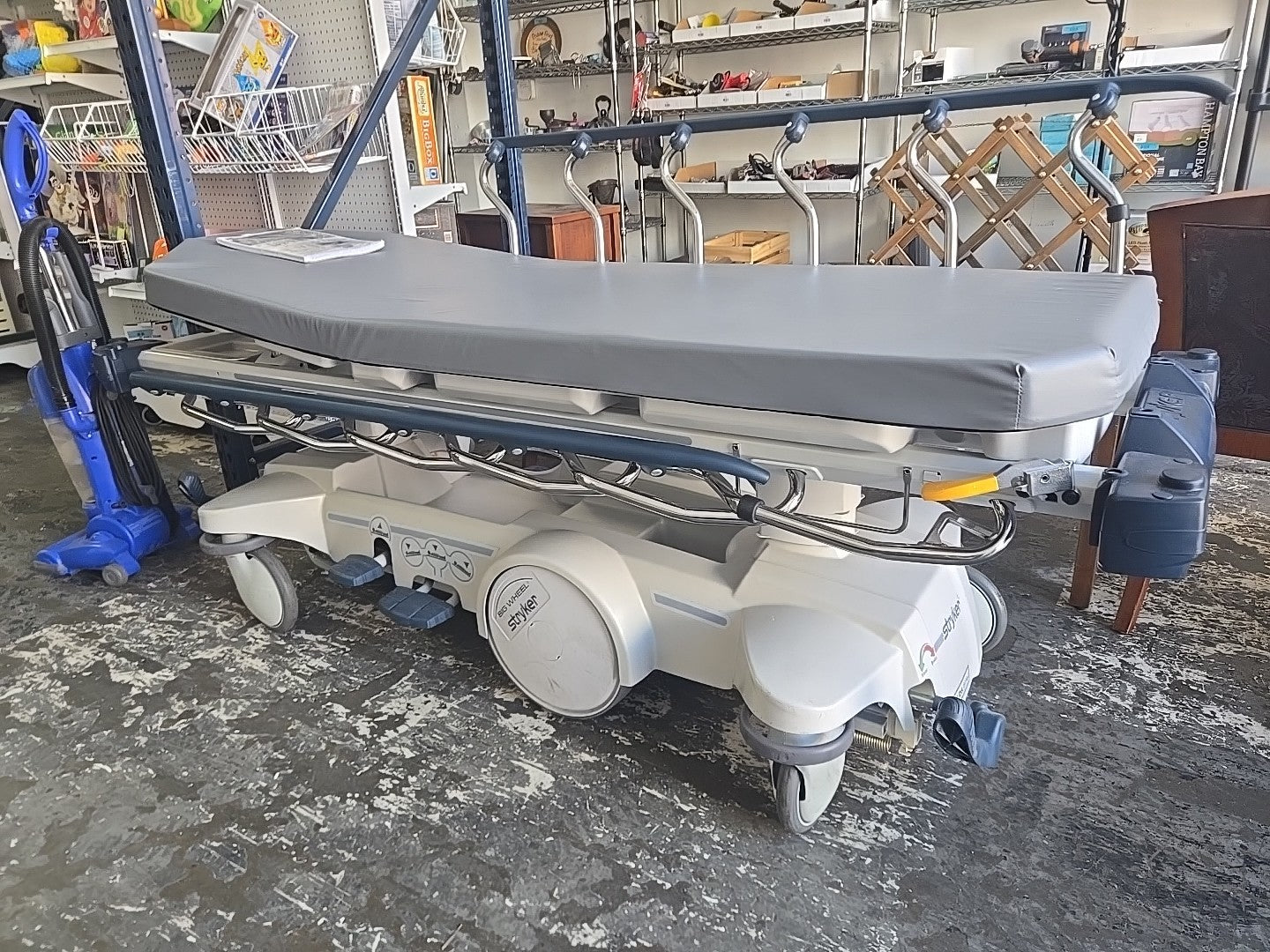 Stryker 1007 SM104 M-Series Stretcher