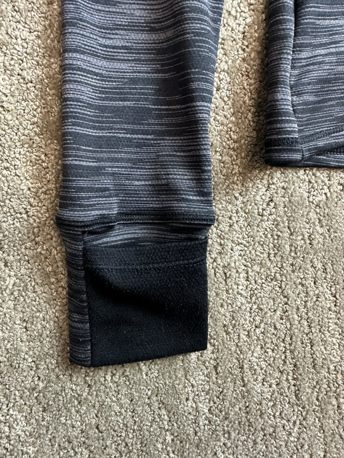 Women’s Under Armour Medium Fitted All Season Gear Turtleneck Thumbholes 1.8
