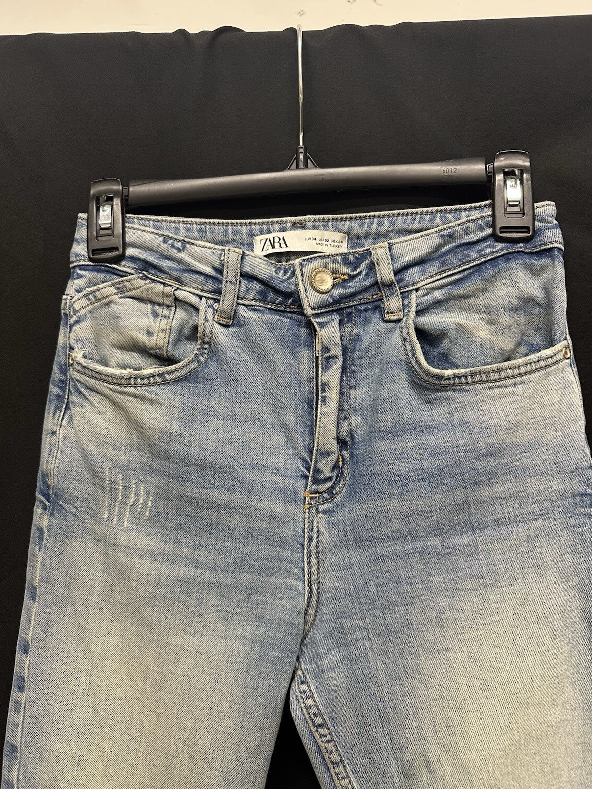 Women’s ZARA Cut off Jeans US 2 EUR 34 (0031)