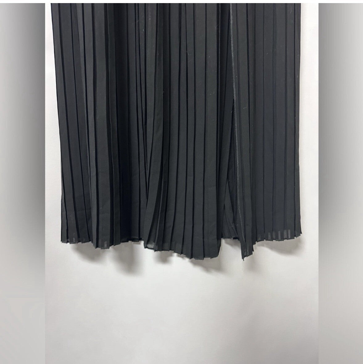 Lush Black Pleated Sheer Slit Skirt Size Small (0062)
