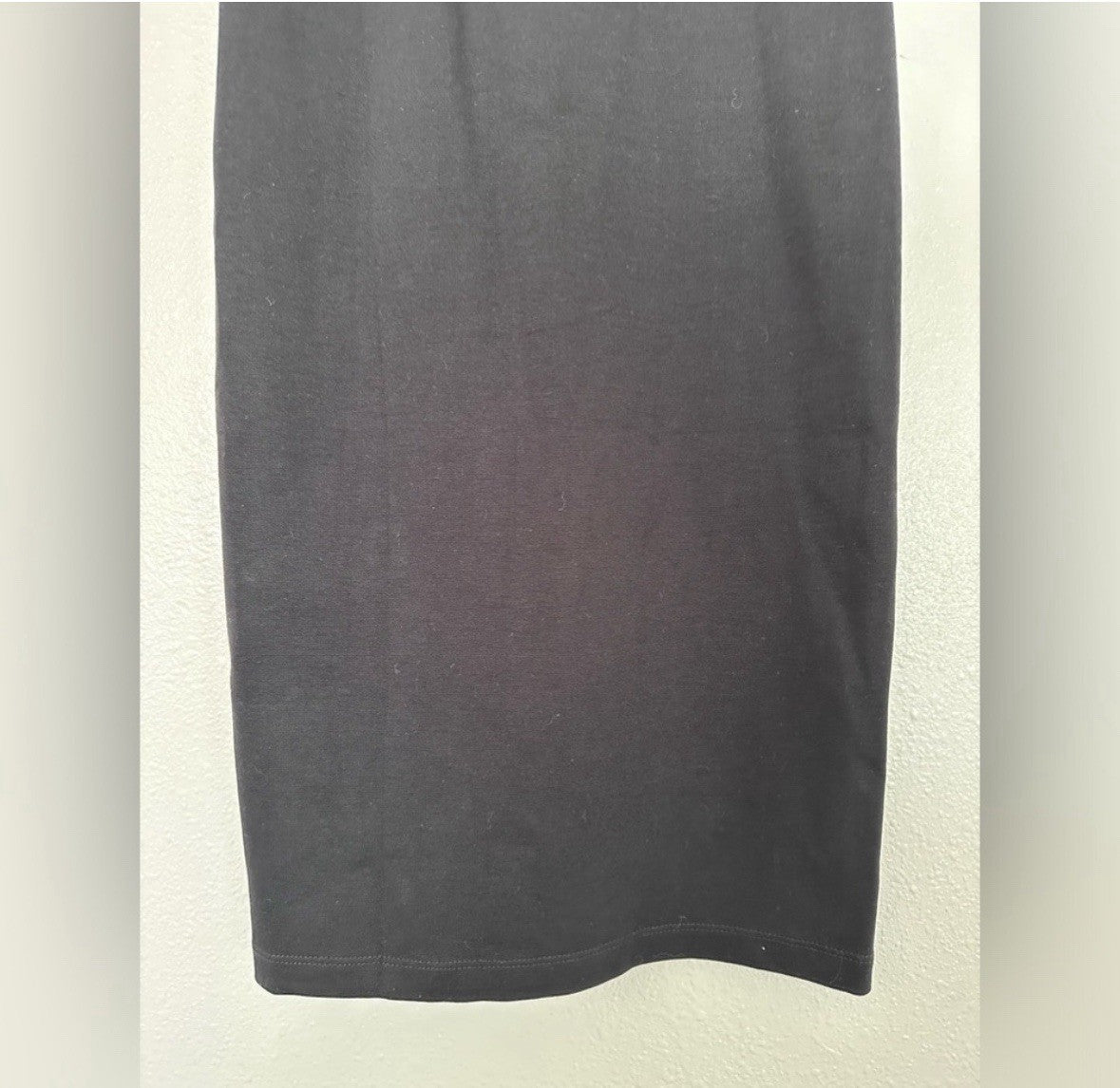 Woman’s Lulus Size small Low cut V back, Fitted black dress Size Small (0041)