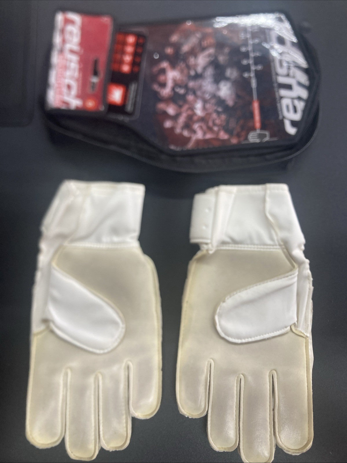 Reusch-Attrakt Solid Junior Goalkeeper Gloves