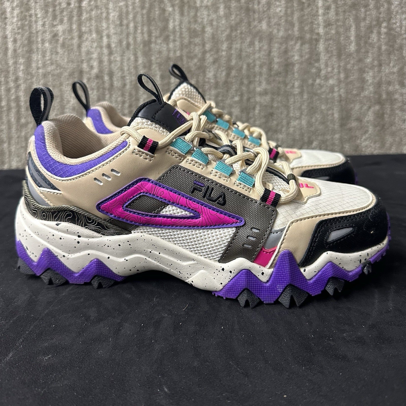 FILA Shoes Oakmont TR Women's Sneakers  5JM01907-144 US Size 7.5 (5b)