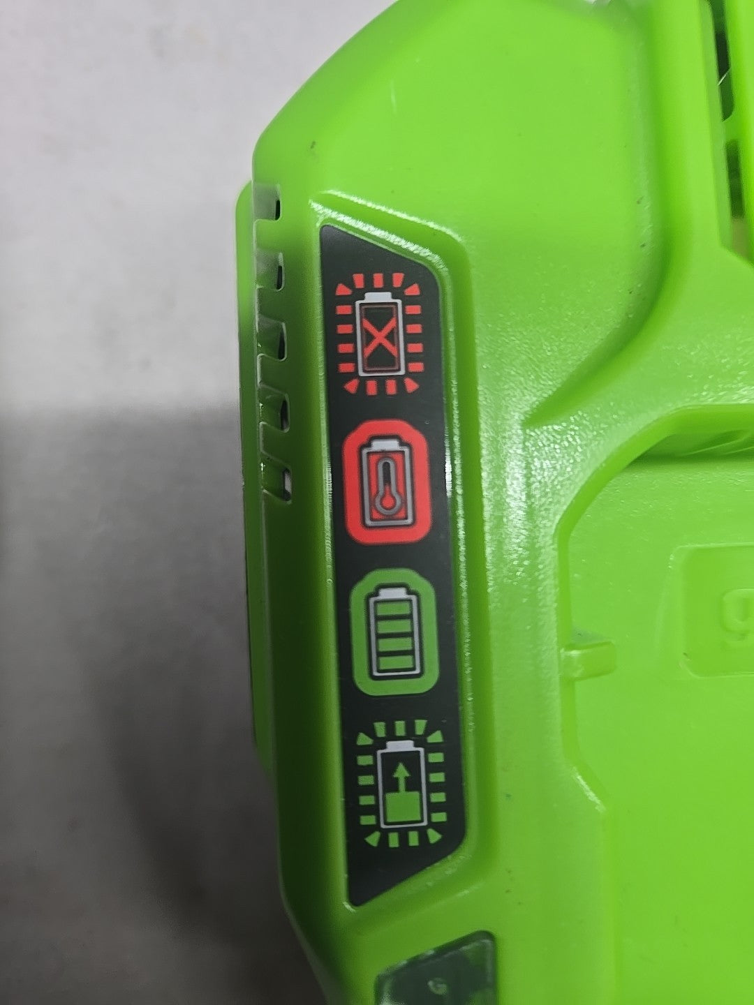 Greenworks Pro 80V LITHIUM-ION Battery Charger 15B