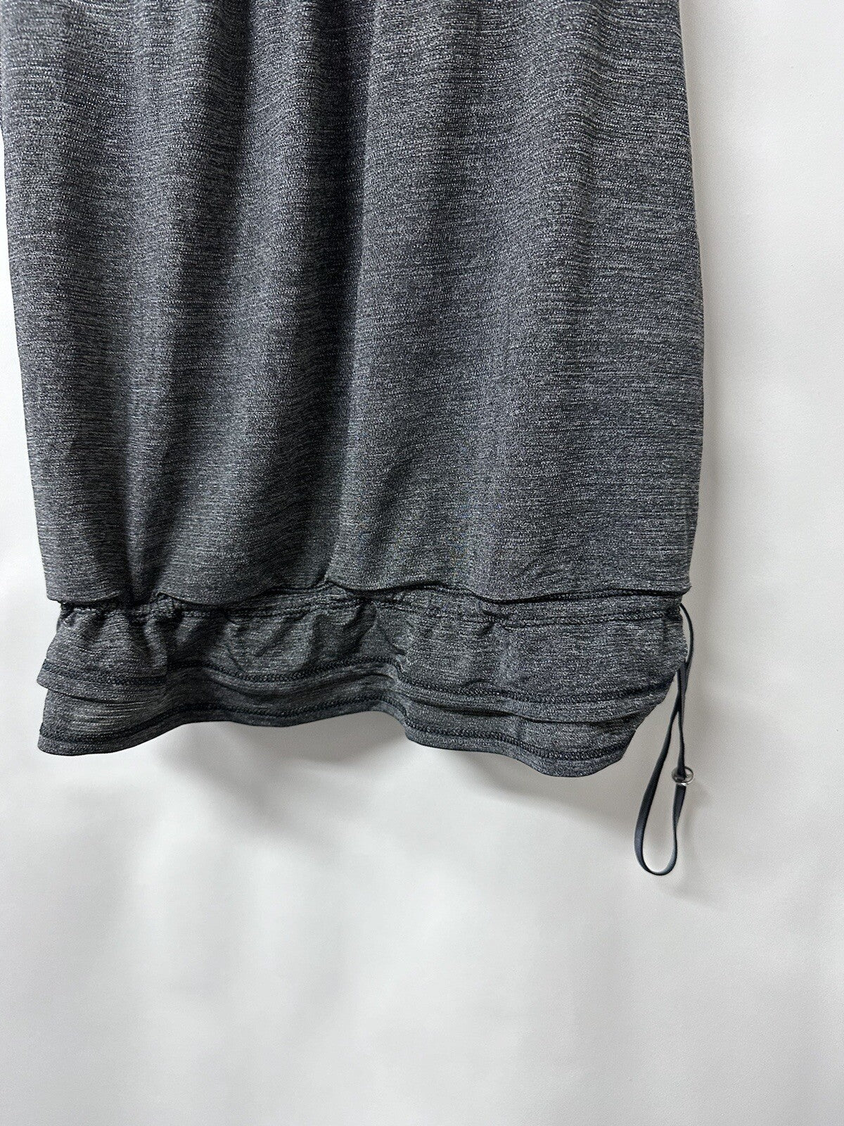 Lululemon No Limits Tank Built in Bra Layered Top Gray Black Cinch Hem Size 6