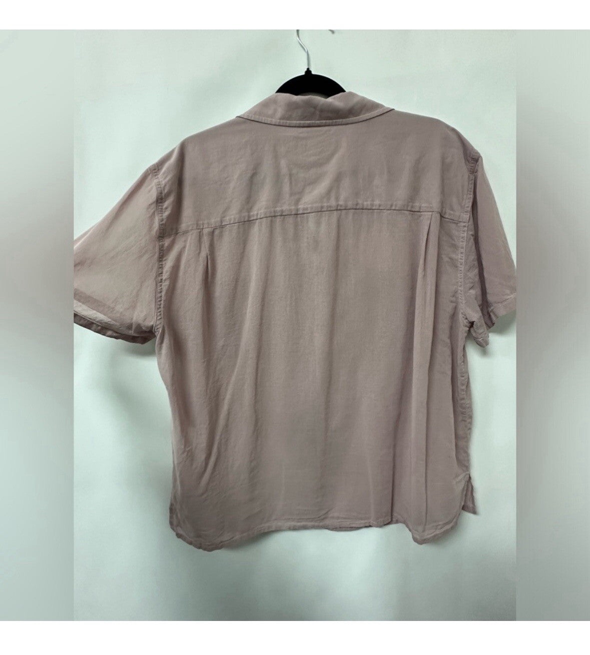 Uniqlo Woman’s XL 100% Cotton Blush Button Up 9.1