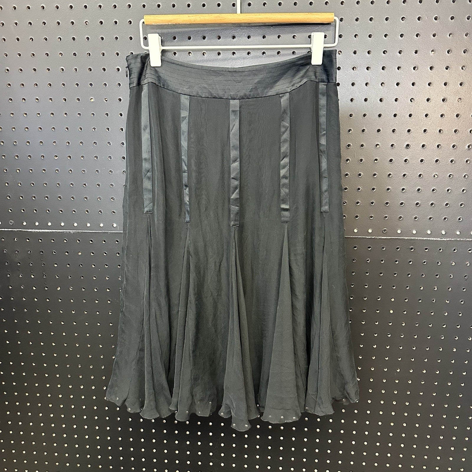 Adrienne Vittadini Black 100% Silk A Line Pleated Skirt Size 6 (107)