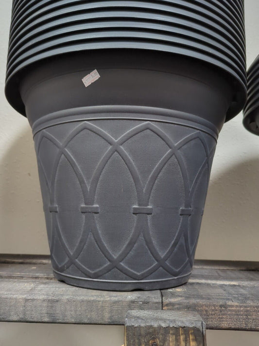 18 In. Durham Chalk Wash Plastic Planter