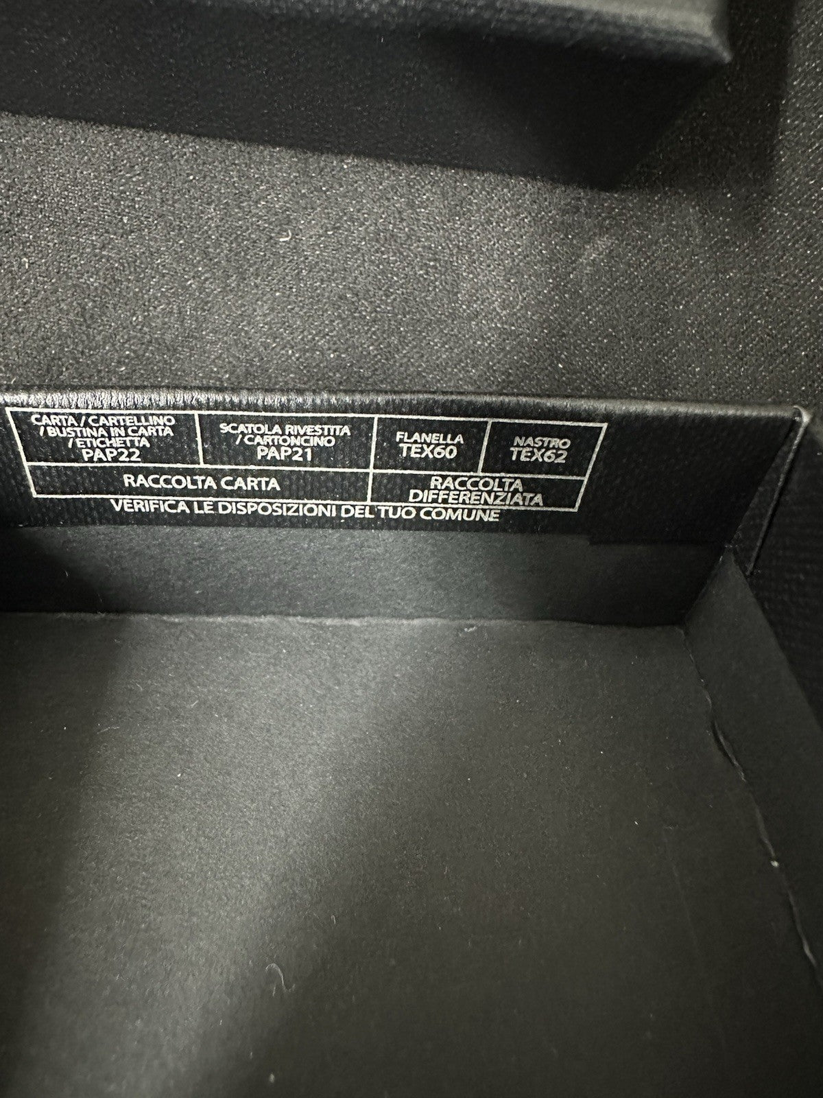 Saint Laurent Empty Gift Jewelry Box With Duster Bag 3inx3inx1.25in (8c)