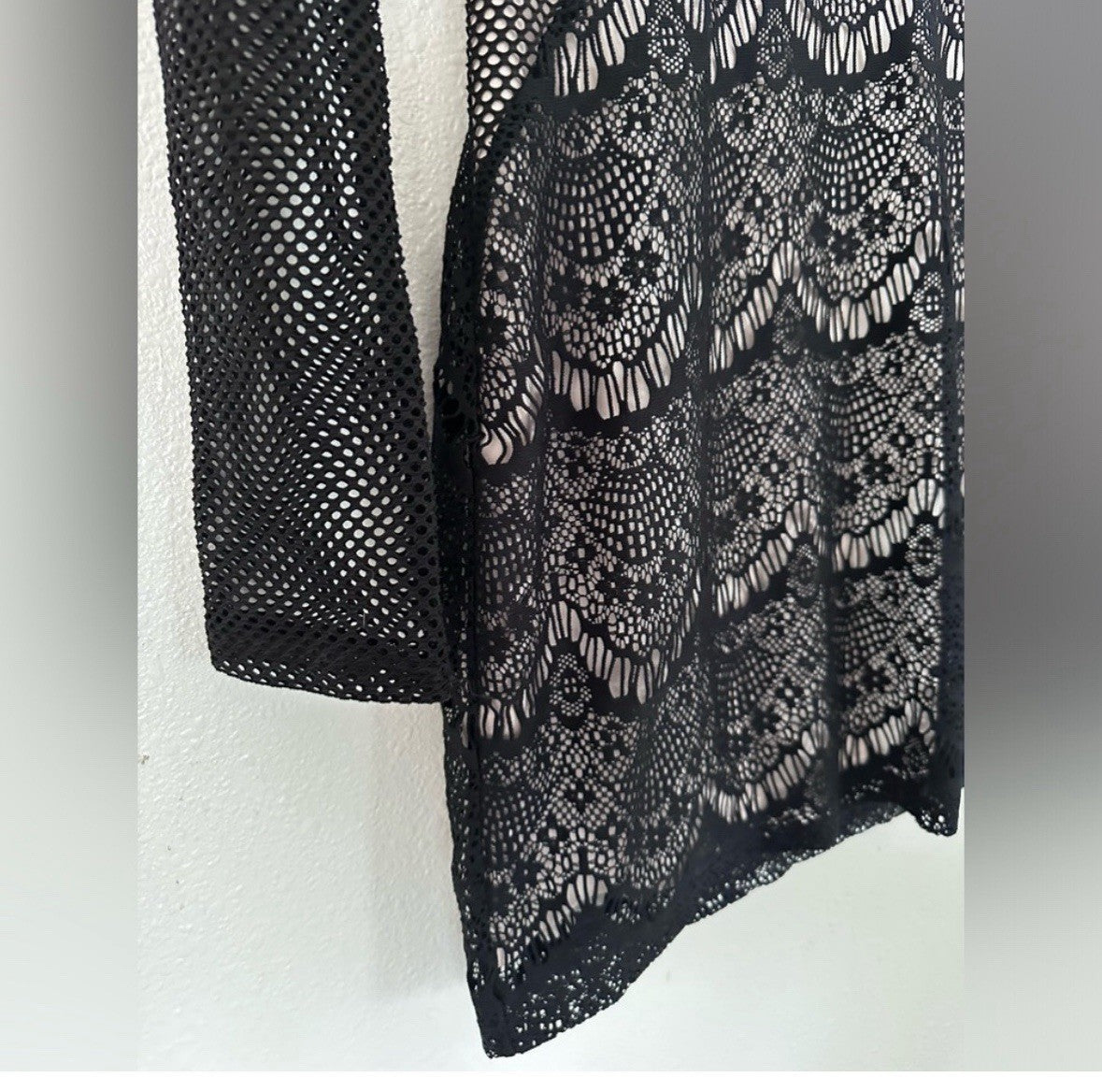 Woman’s Express Black Lace Dress Size Small (0048)