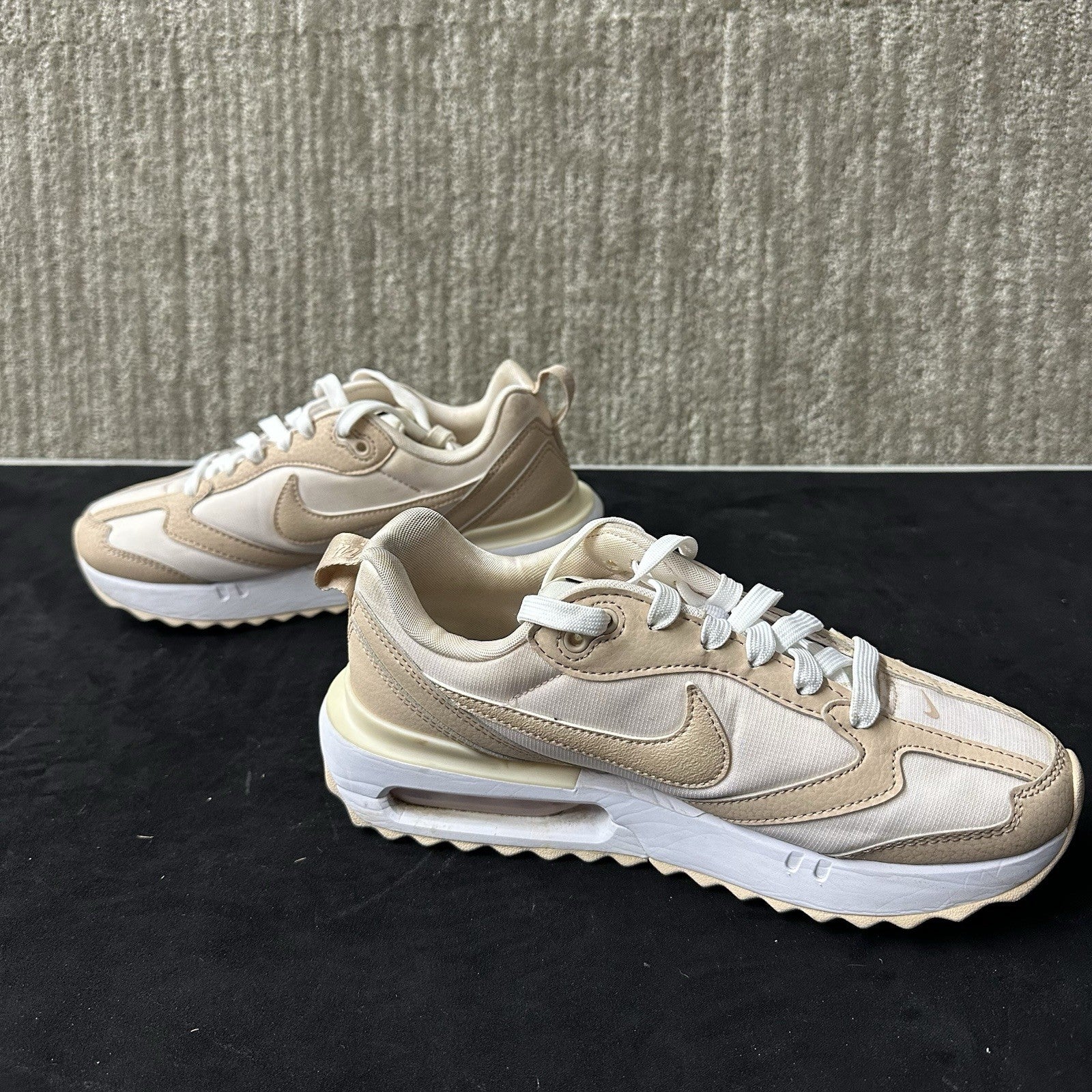 Nike Air Max Dawn Light Soft Pink Women’s 6.5  2022 - DR2395-600  (5d)