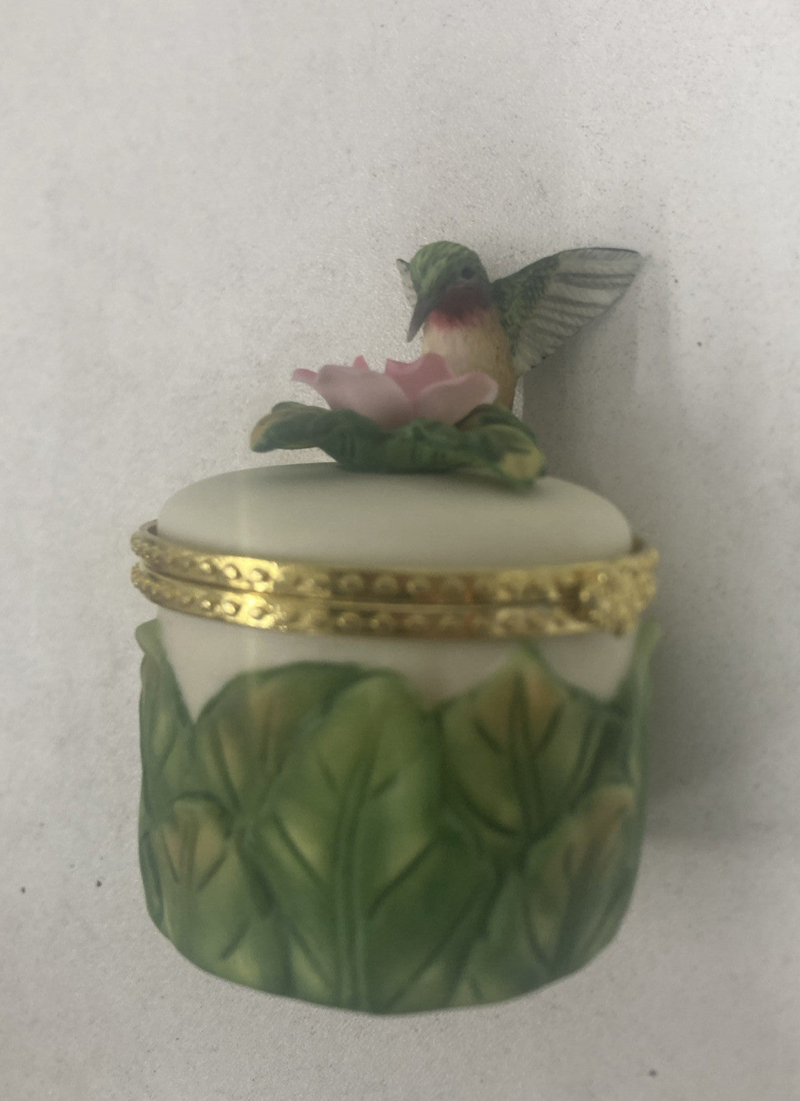 CRYSTAL CATHEDRAL Porcelain  HUMMINGBIRD CLUB 2002 Trinket Box 15B