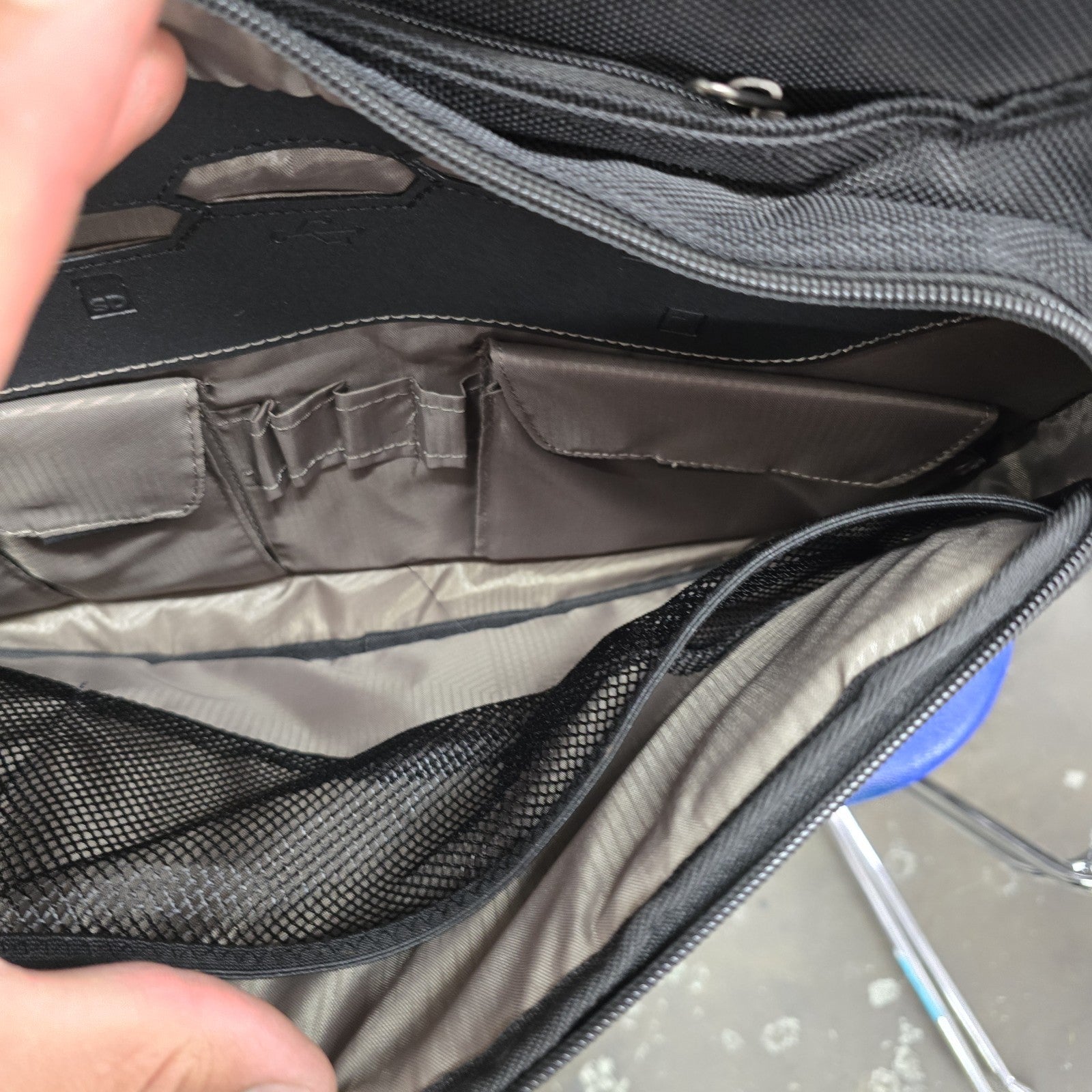 Targus Zip-Thru 14" Notebook Carrying Case - Black