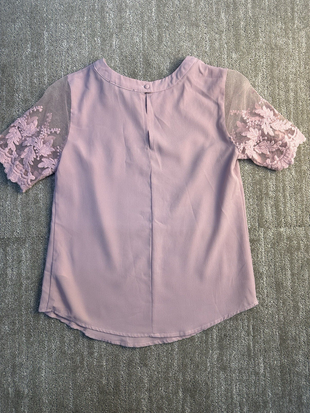 Women’s XS Lulus Blush Pink Top Lace Short Sleeve Arms 1.3
