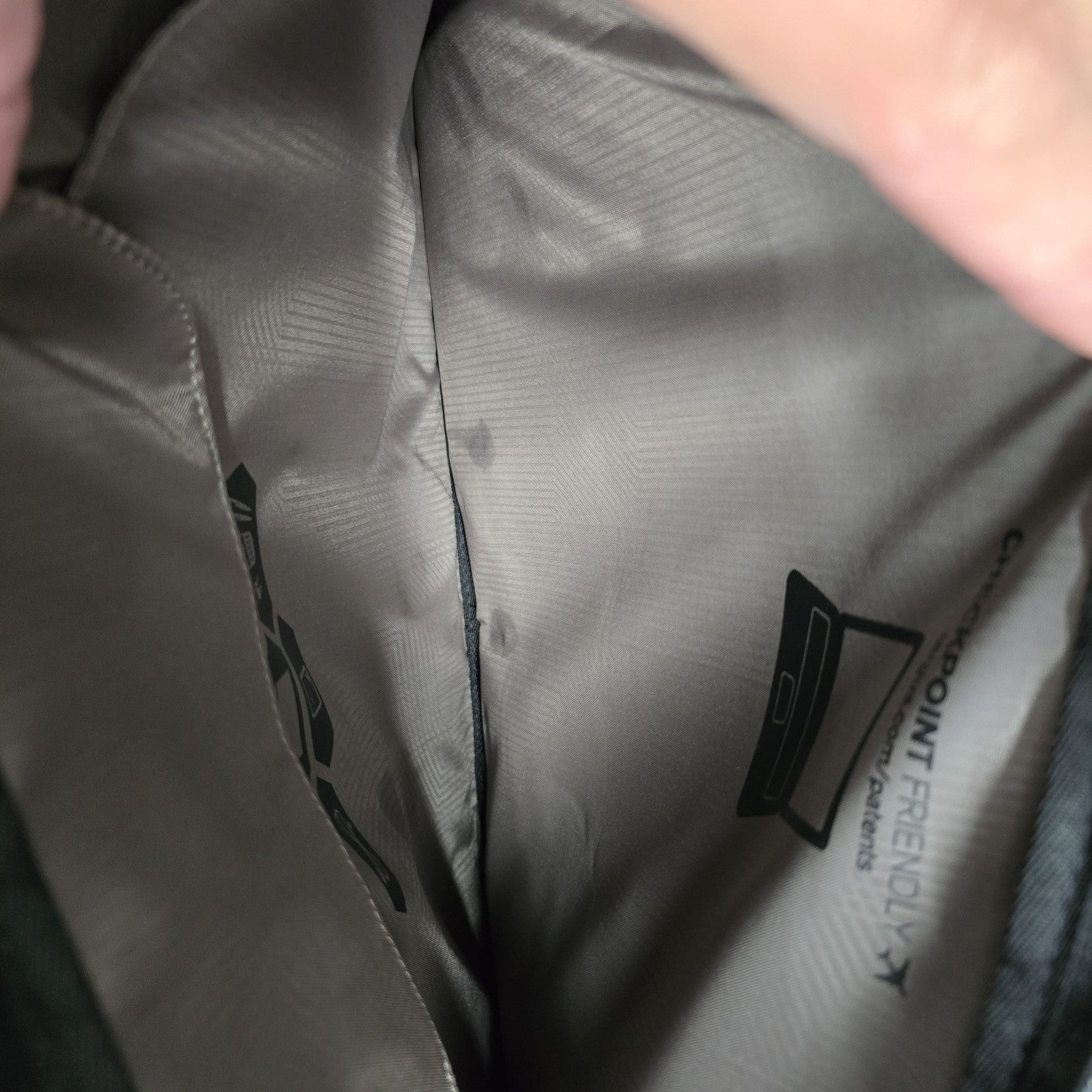 Targus Zip-Thru 14" Notebook Carrying Case - Black