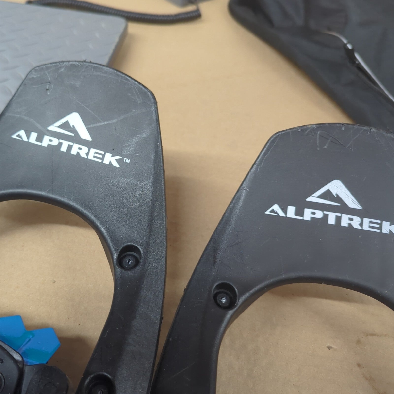 ALPTREK Snowshoes with Under-deck ridges, Integrated heel lift, No Poles