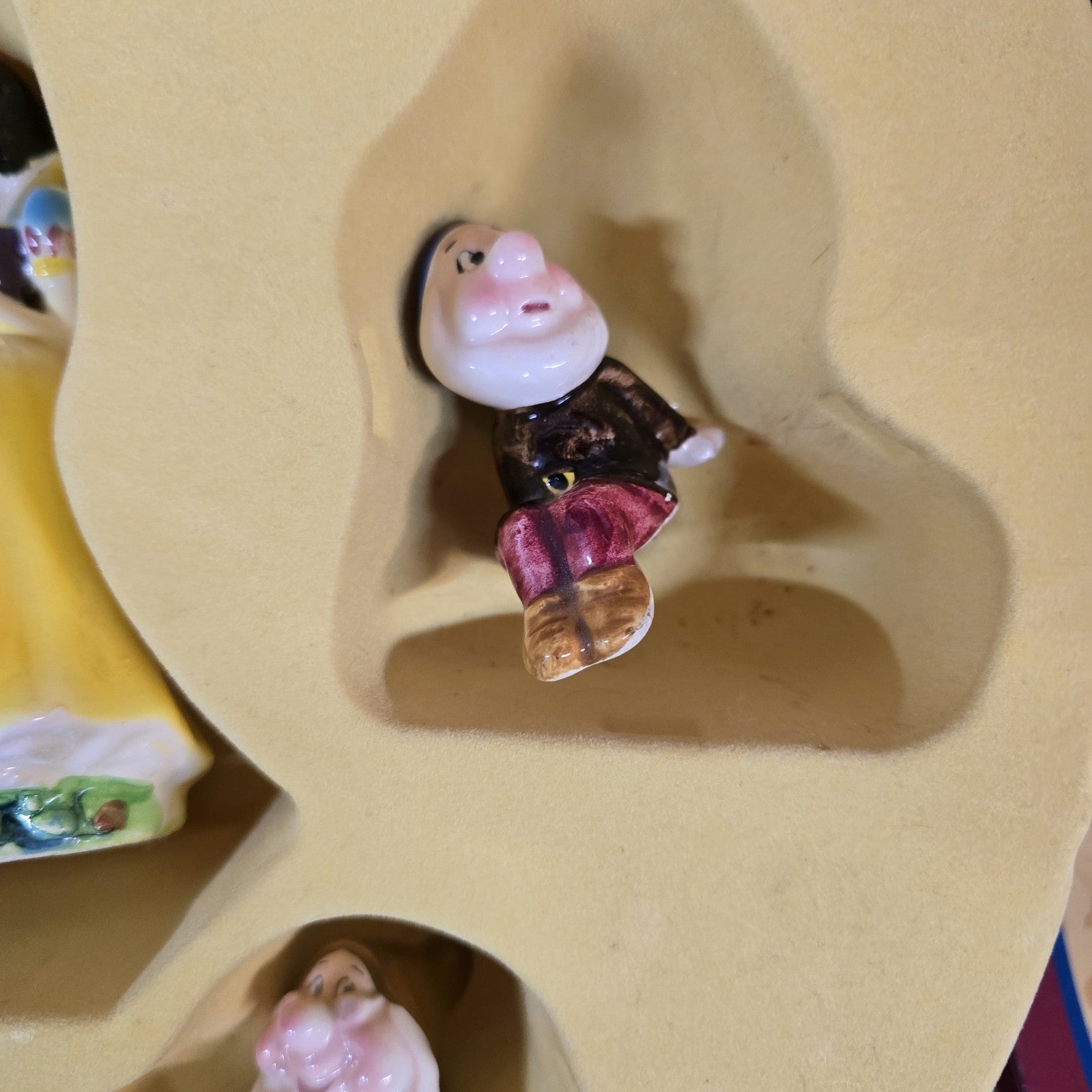 1960 Walt Disney Snow White and the Seven Dwarfs Ceramic Figure Set