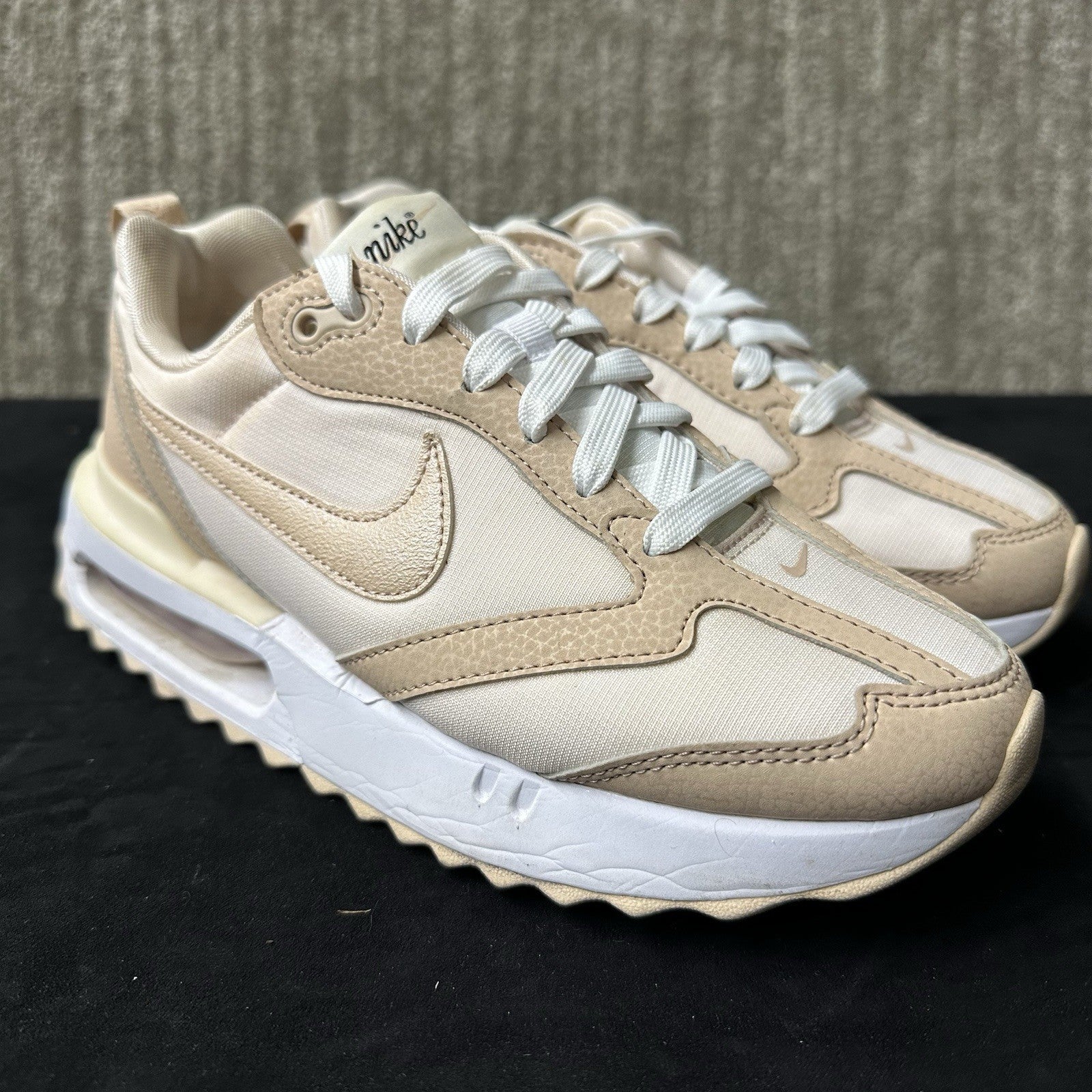 Nike Air Max Dawn Light Soft Pink Women’s 6.5  2022 - DR2395-600  (5d)