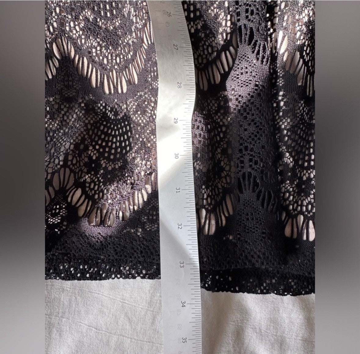 Woman’s Express Black Lace Dress Size Small (0048)