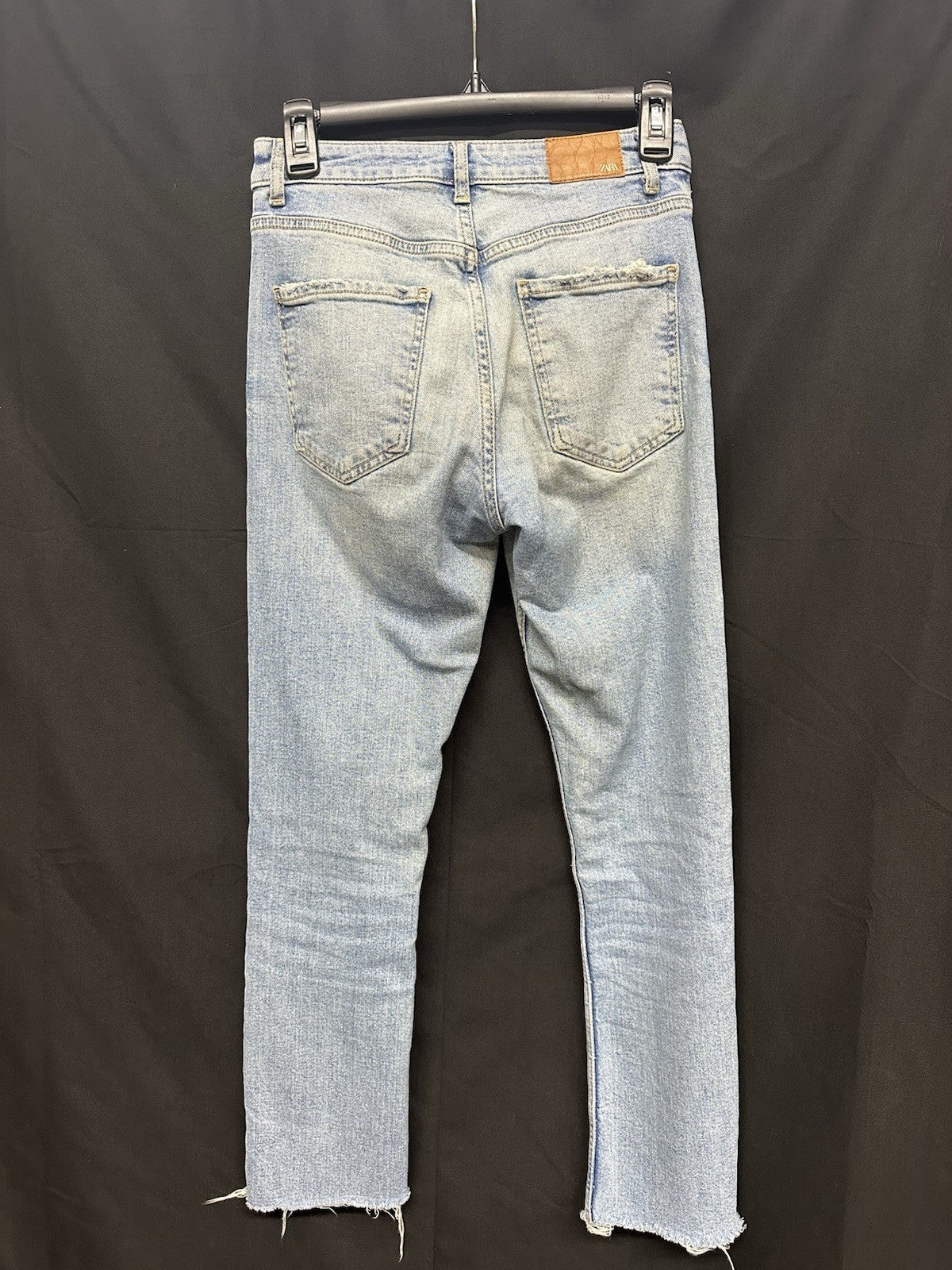 Women’s ZARA Cut off Jeans US 2 EUR 34 (0031)