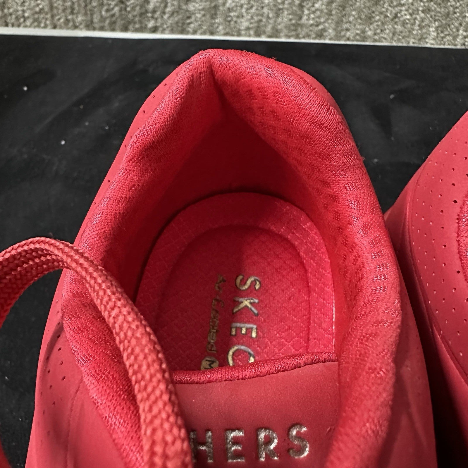 Skechers Womens Size 9 Uno Stand On Air 73690 Red Casual Shoes Sneakers Matte 5d
