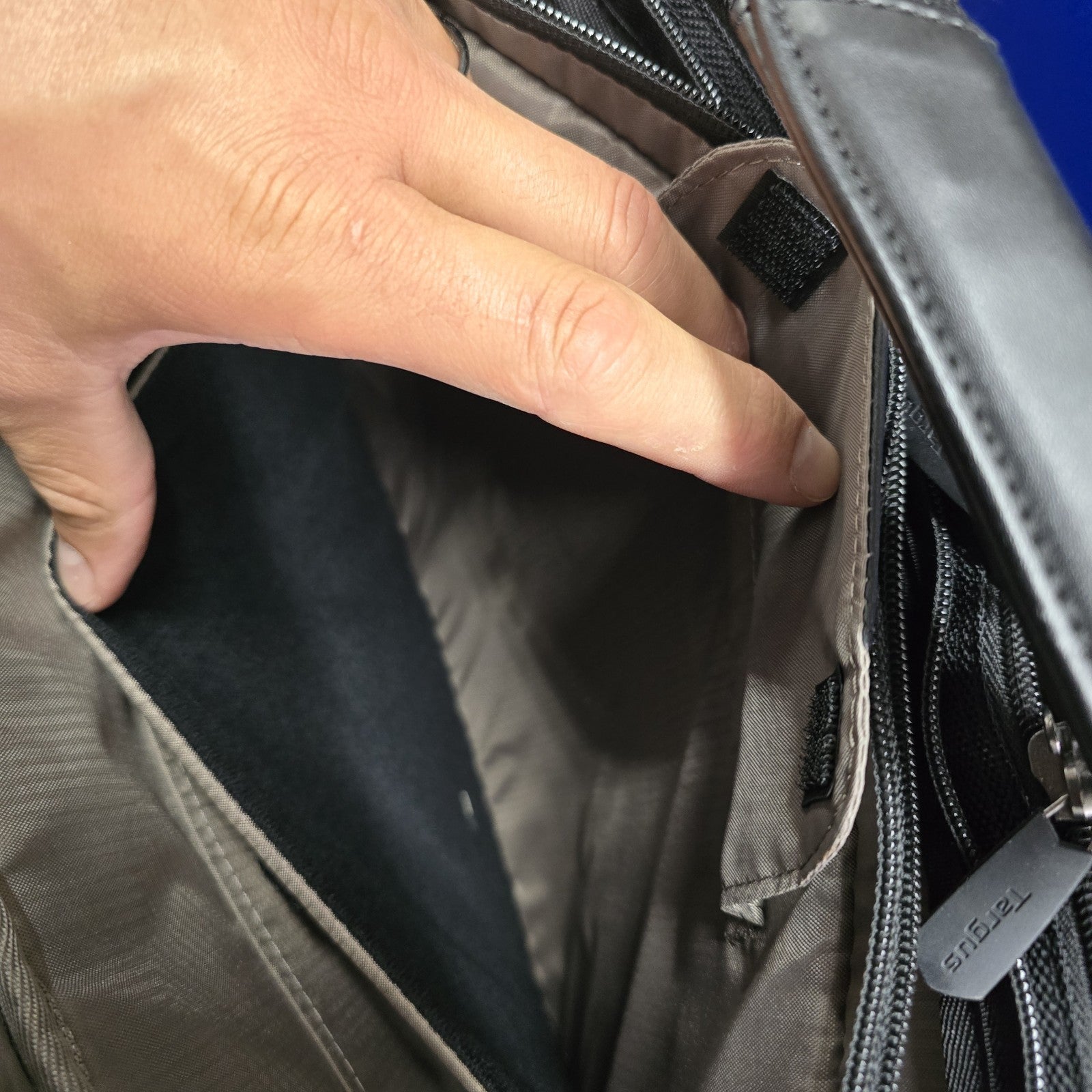 Targus Zip-Thru 14" Notebook Carrying Case - Black