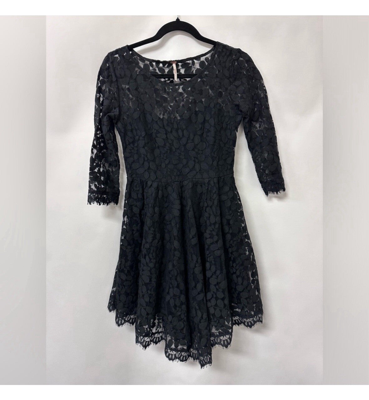 Free People Woman’s Black Lace Dress Size 2    (0063)