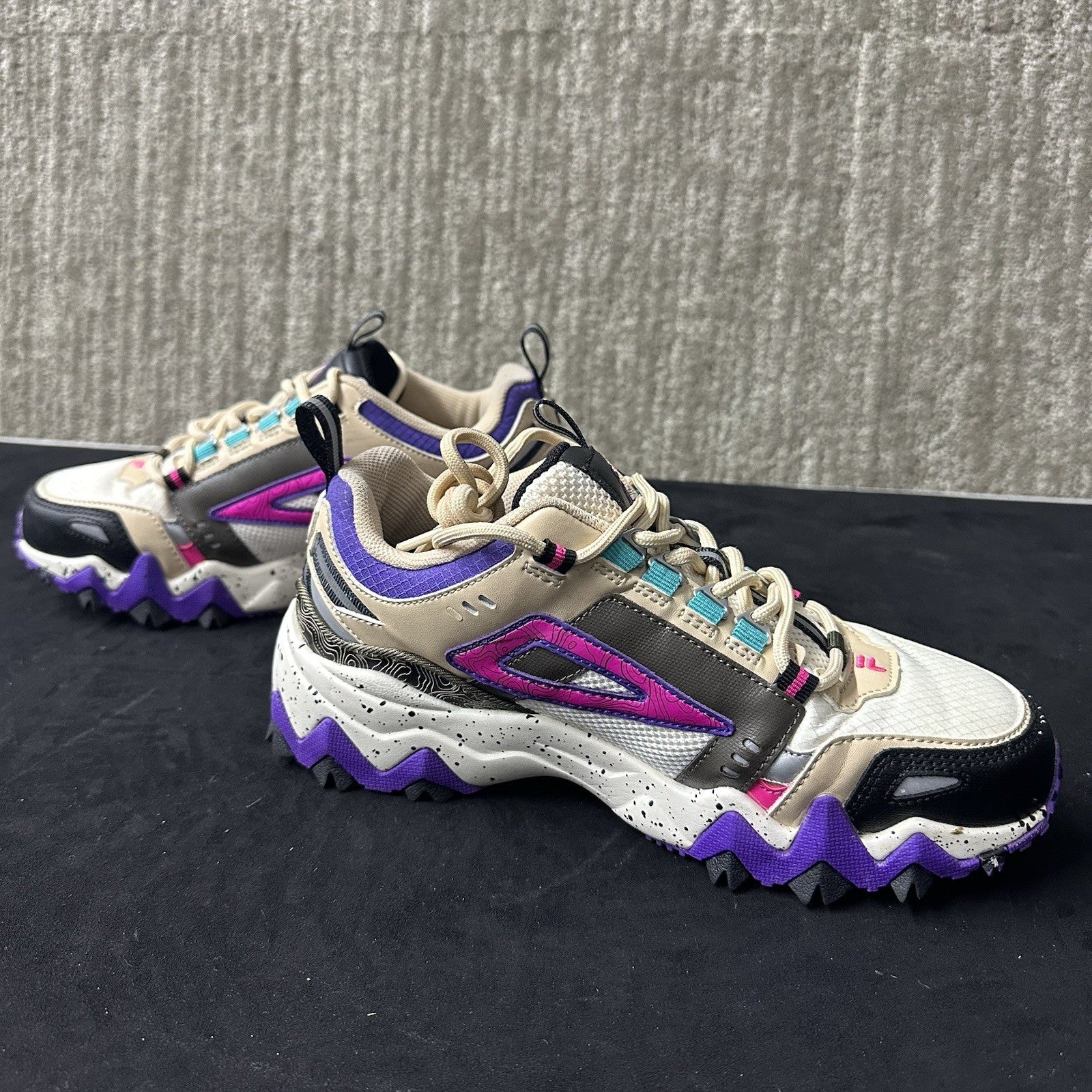 FILA Shoes Oakmont TR Women's Sneakers  5JM01907-144 US Size 7.5 (5b)