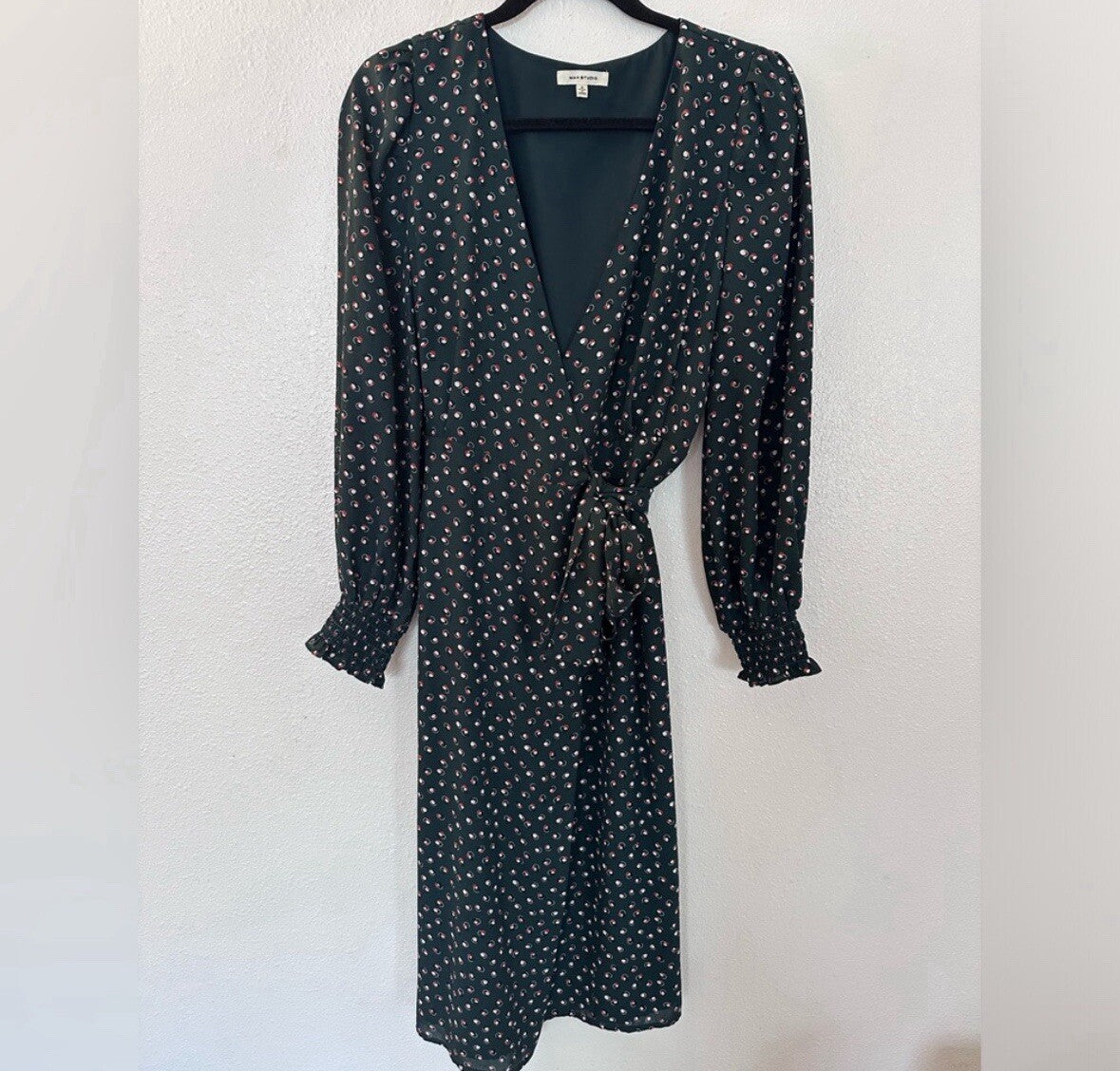 Max Studio Long Sleeve Wrap Dress Size Small V Neck 3.4