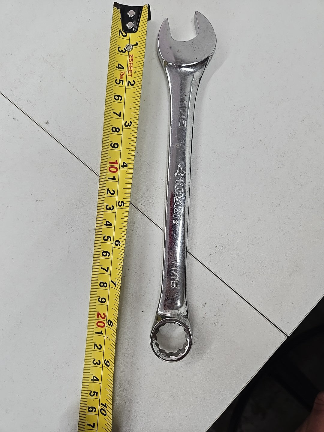 Husky Full Polish Combination Wrench SAE 12-Point 11/16 8C